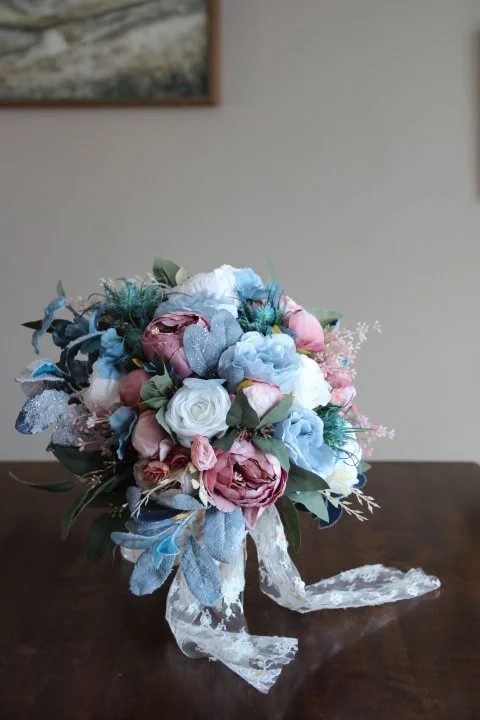 How to Order Silk Wedding Flowers