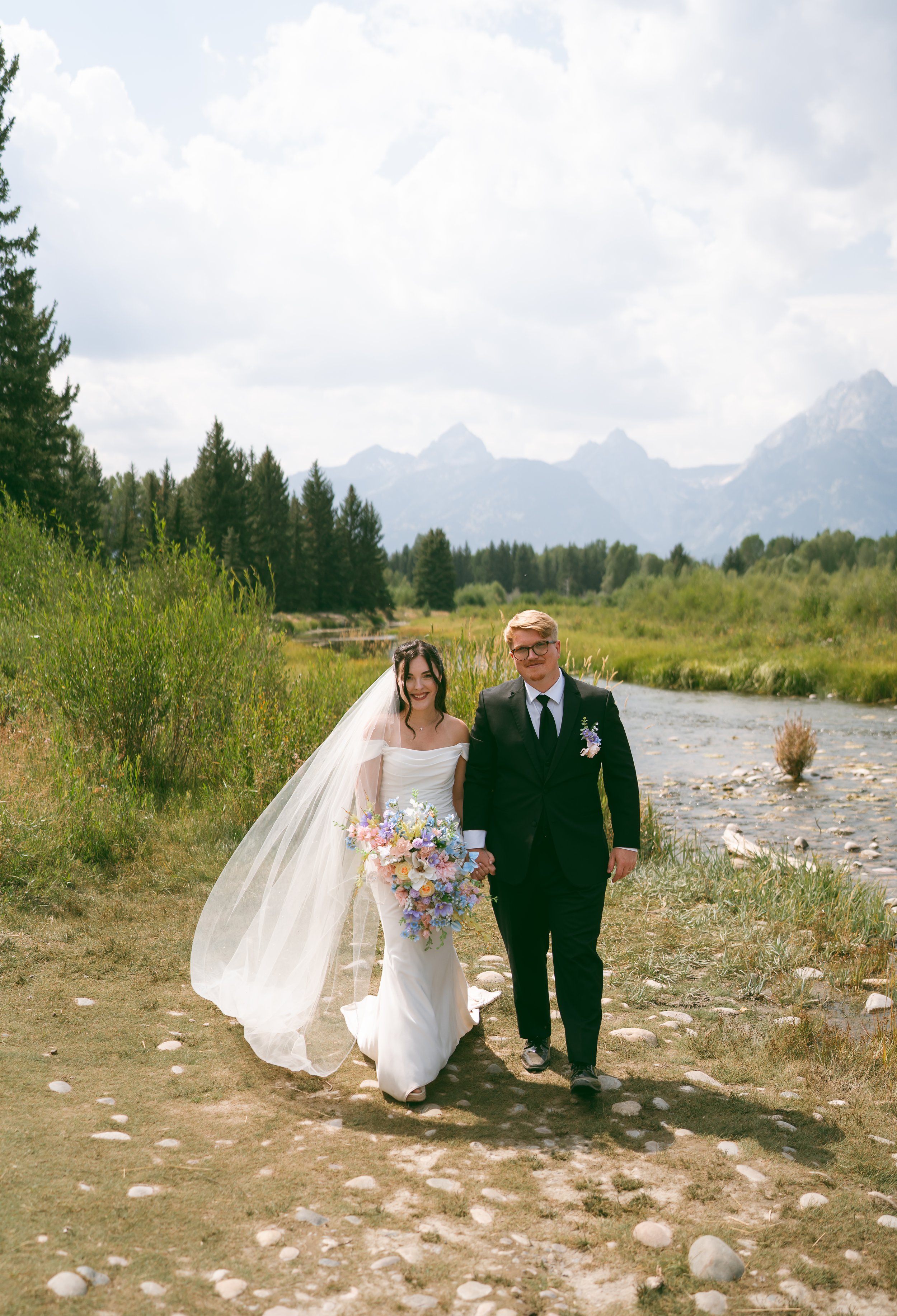 custom-silk-wedding-flowers-bridal-bouquet-national-park-pastel-roses-hydrangea-dahlias-cosmos-boutonniere