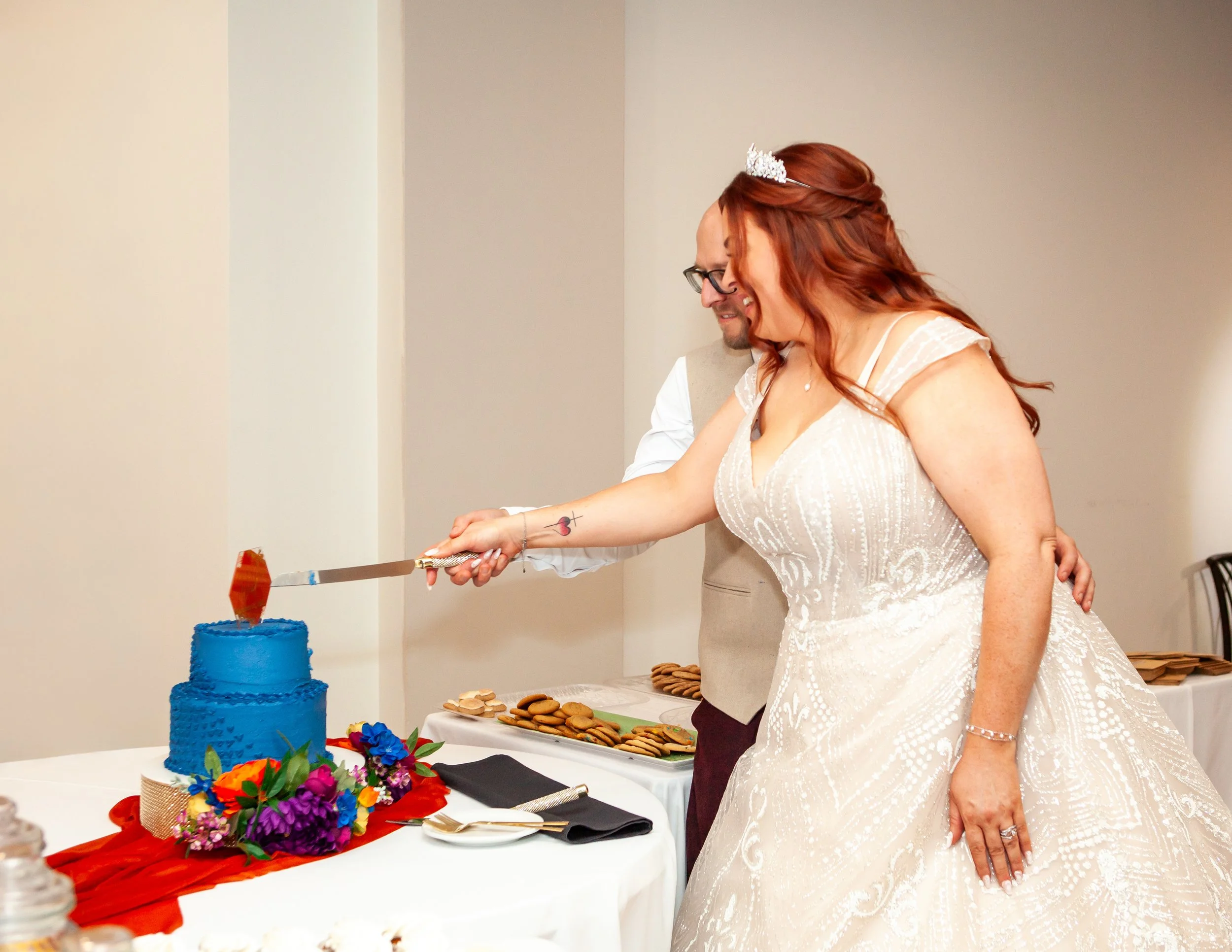 jewel-toned-wedding-flowers-custom-bridal-bouquet-mums-dahlia-roses-ranunculus-cake-arrangement