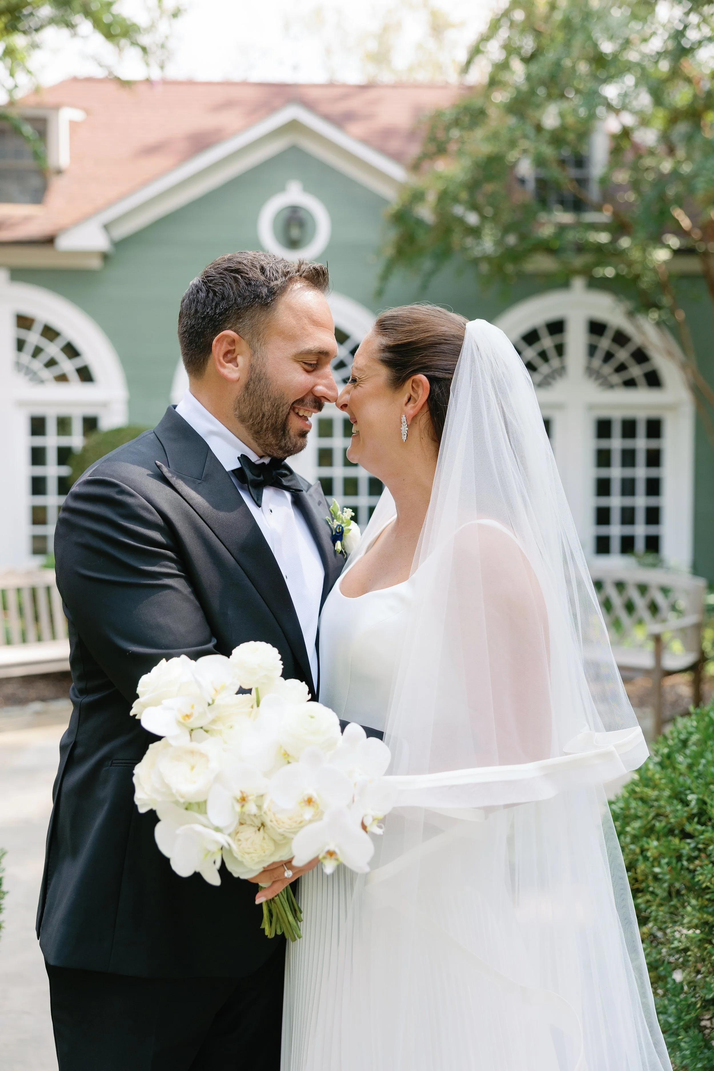 white-bridal-bouquet-recreation-silk-wedding-flowers
