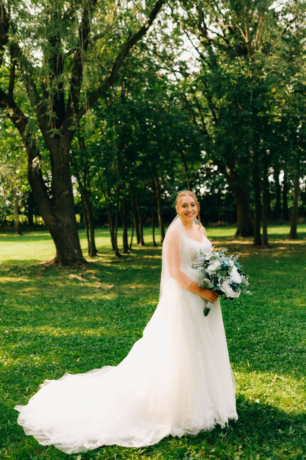 custom-silk-wedding-flowers-bridal-bouquet-white-green