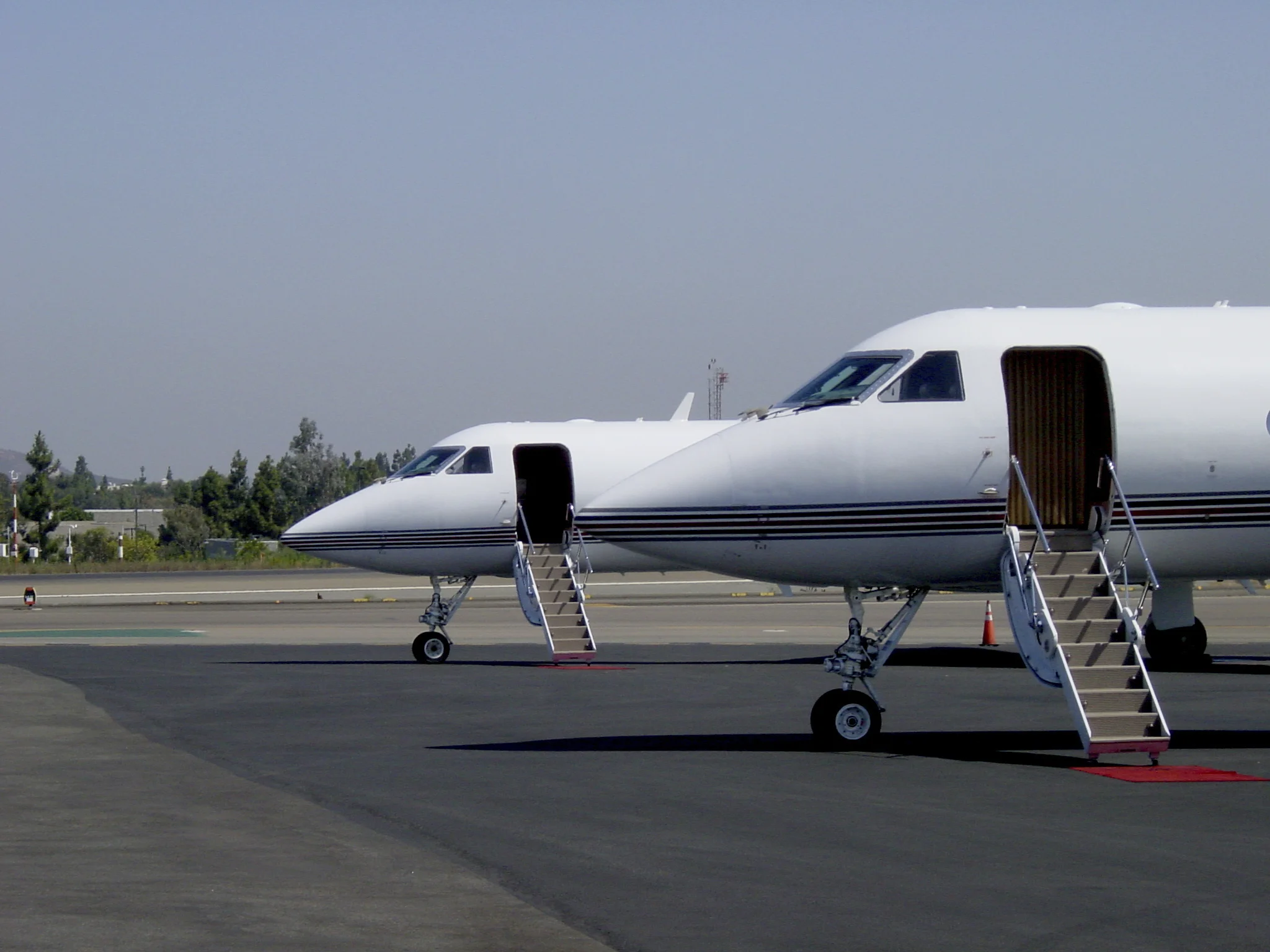 Private jets Waiting iStock 748412.jpg