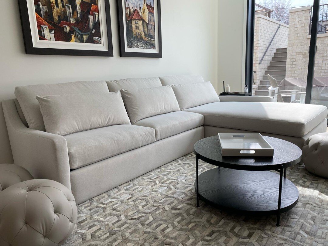 Custom made sectional in @pindlercorp fabric was a highlight of our projects this week!

#sectional #sectionalsofa #upholstery #upholstered #upholsteredfurniture #furniture #furnituredesign #designer #livingroom #livingroomdecor #livingroomdesign