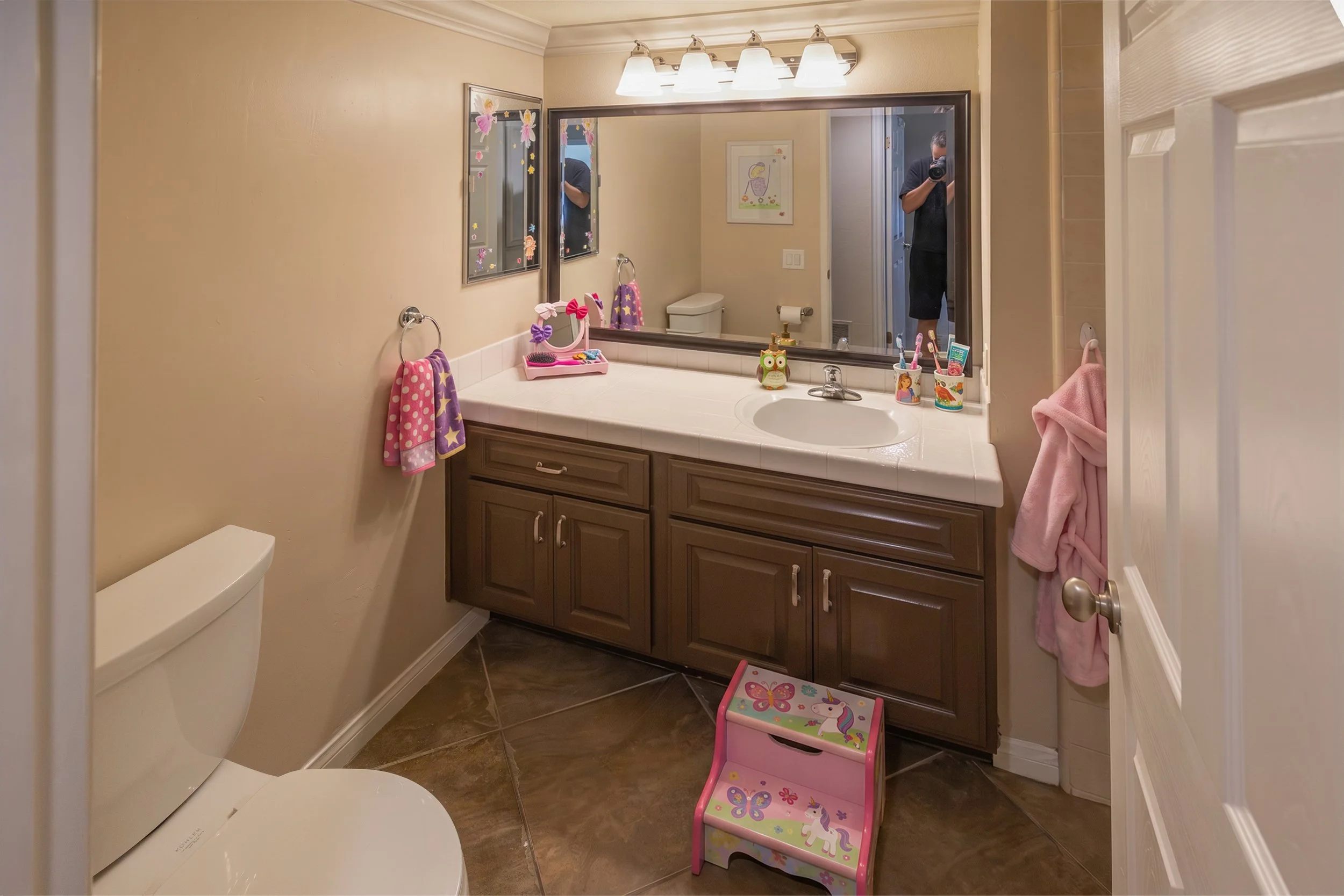 Gbathroom.jpg