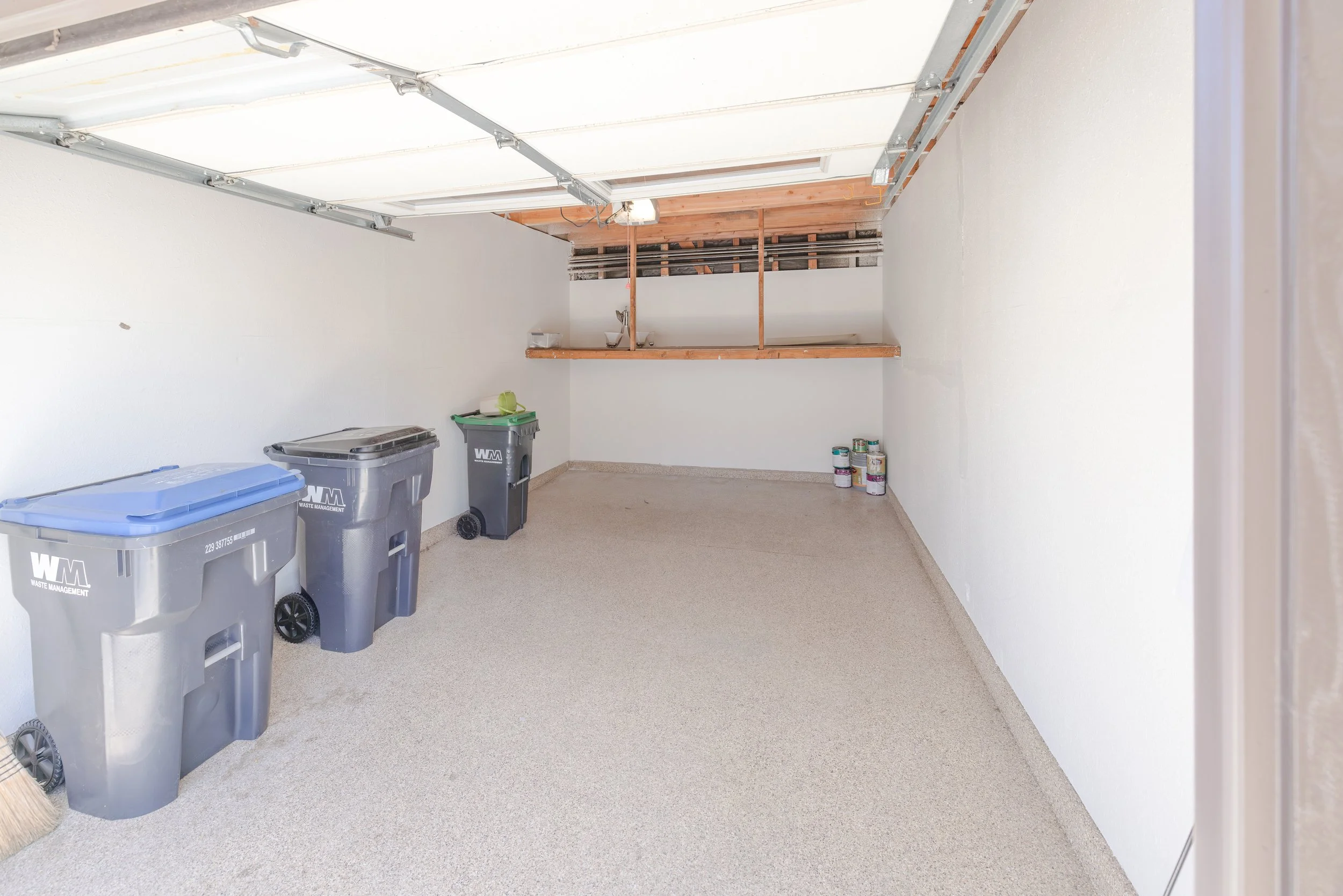 garage.jpg