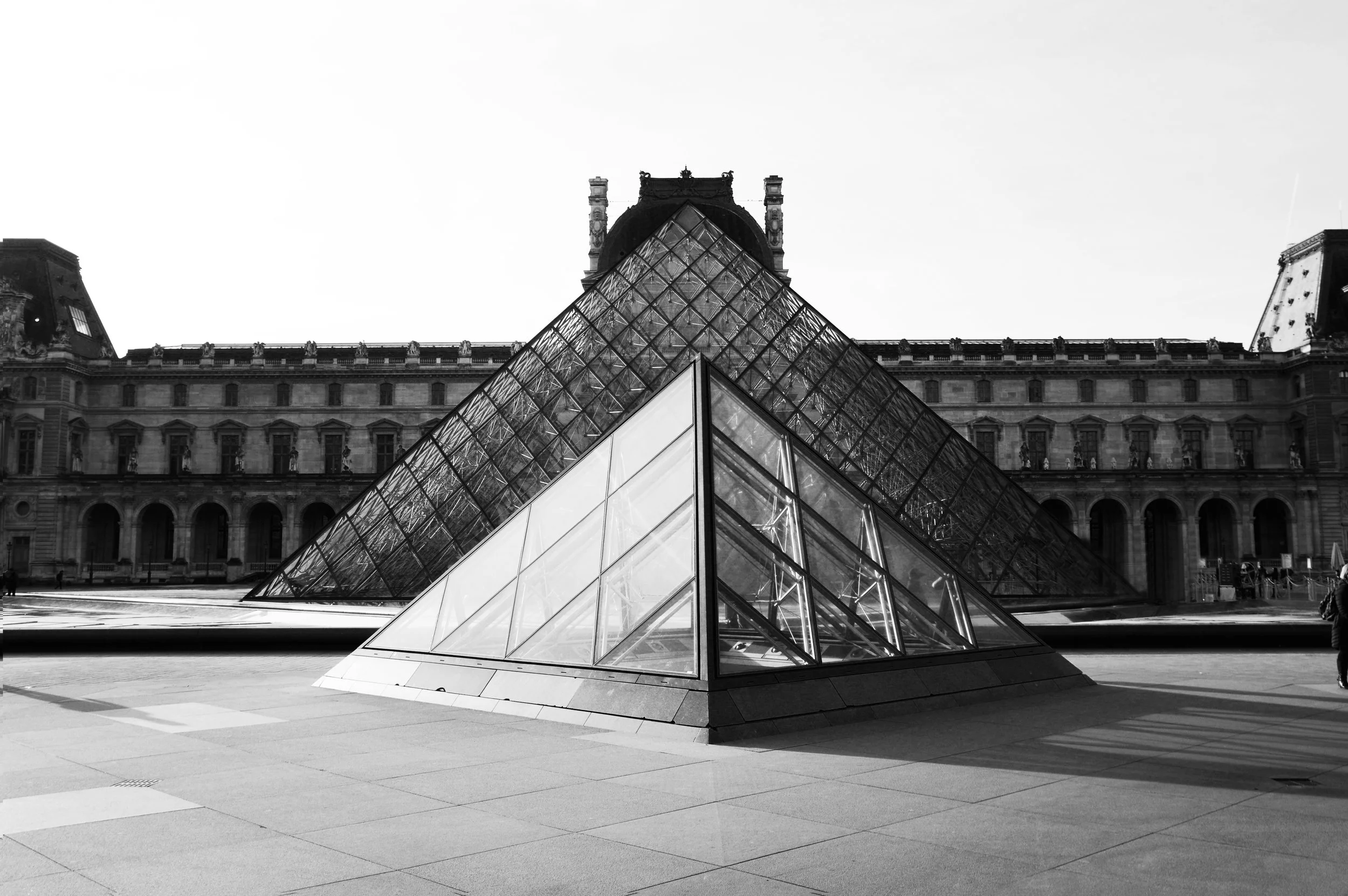LOUVRE.JPG
