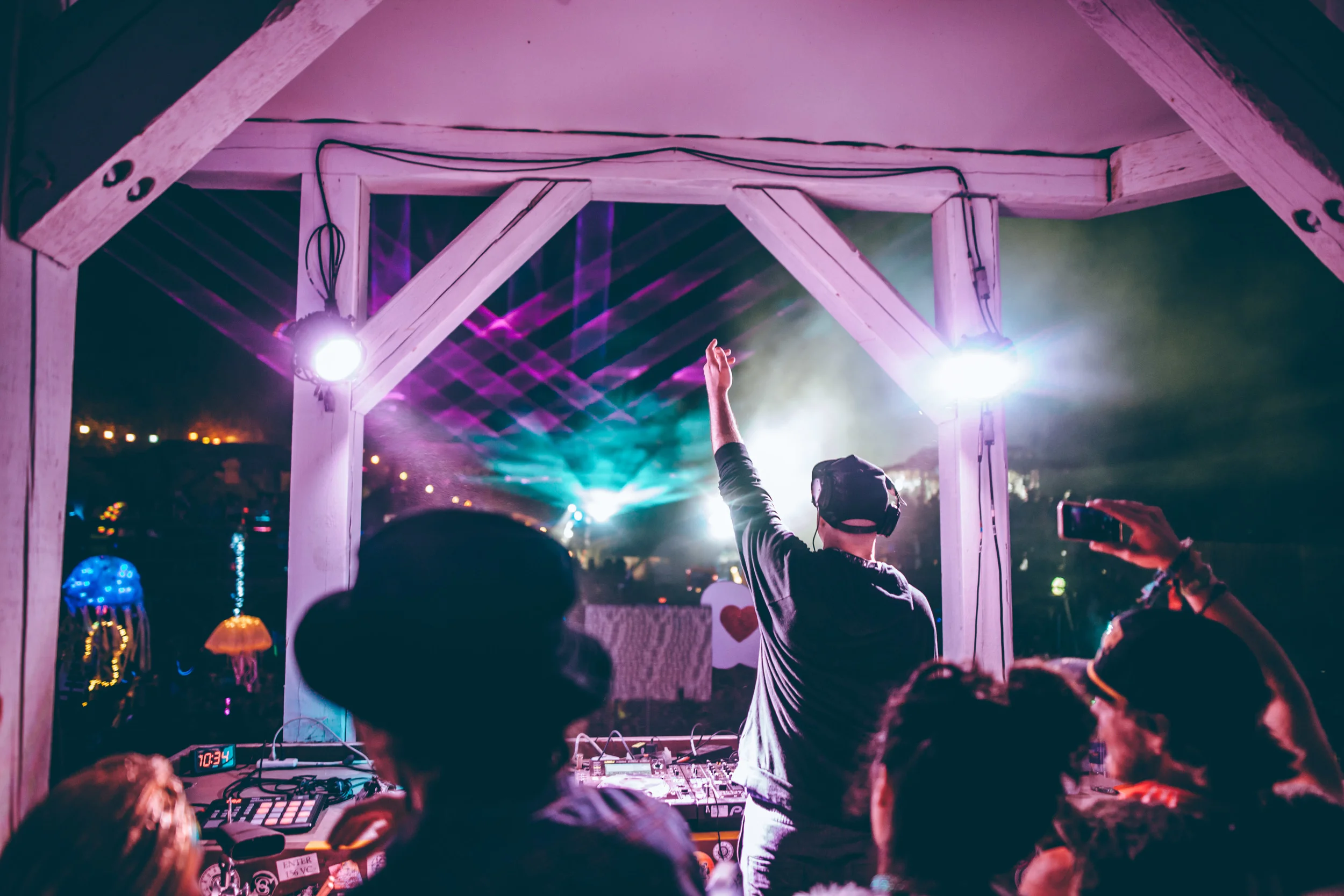 JUSTIN MARTIN