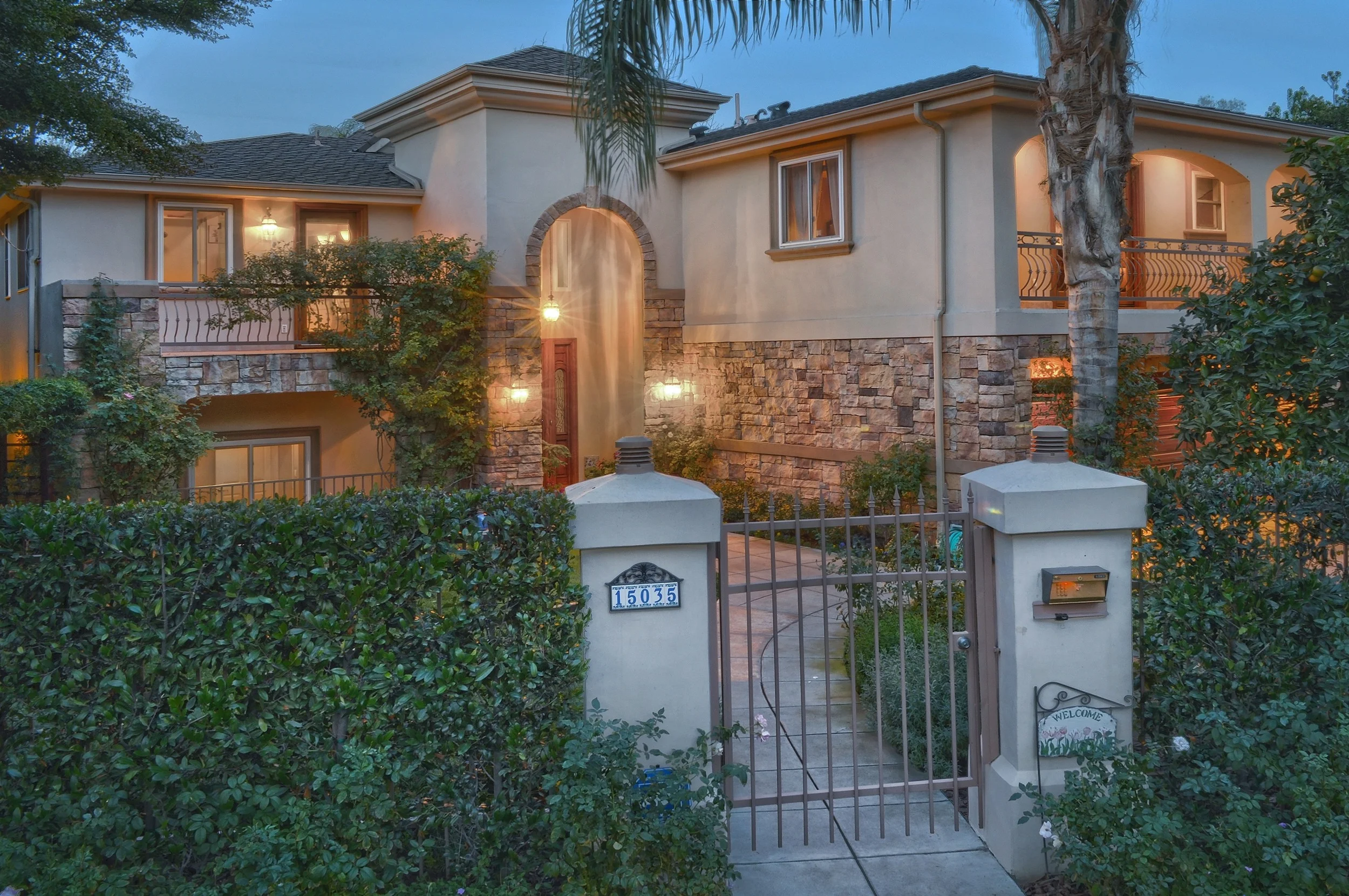 15035 Sutton St. | Sherman Oaks