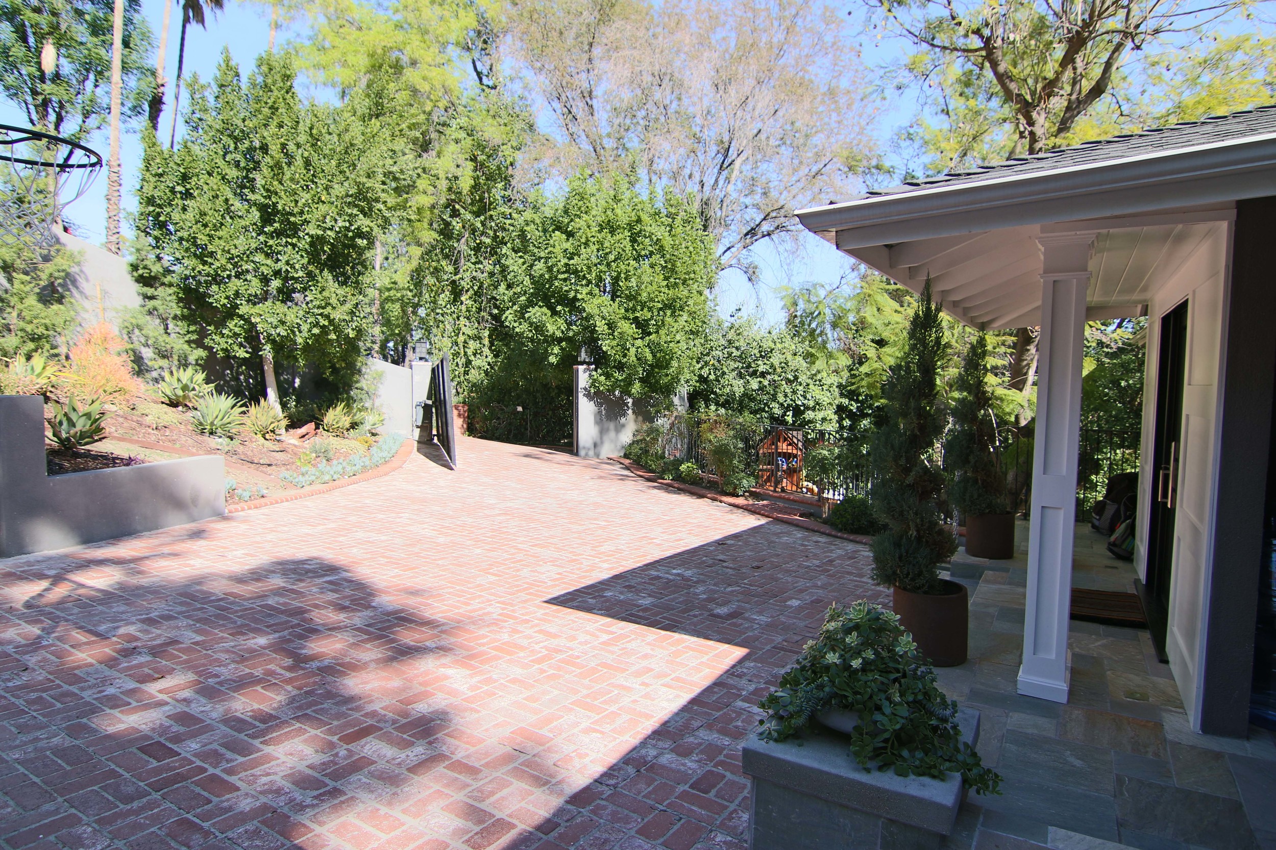 4433 Petit Ave | Encino