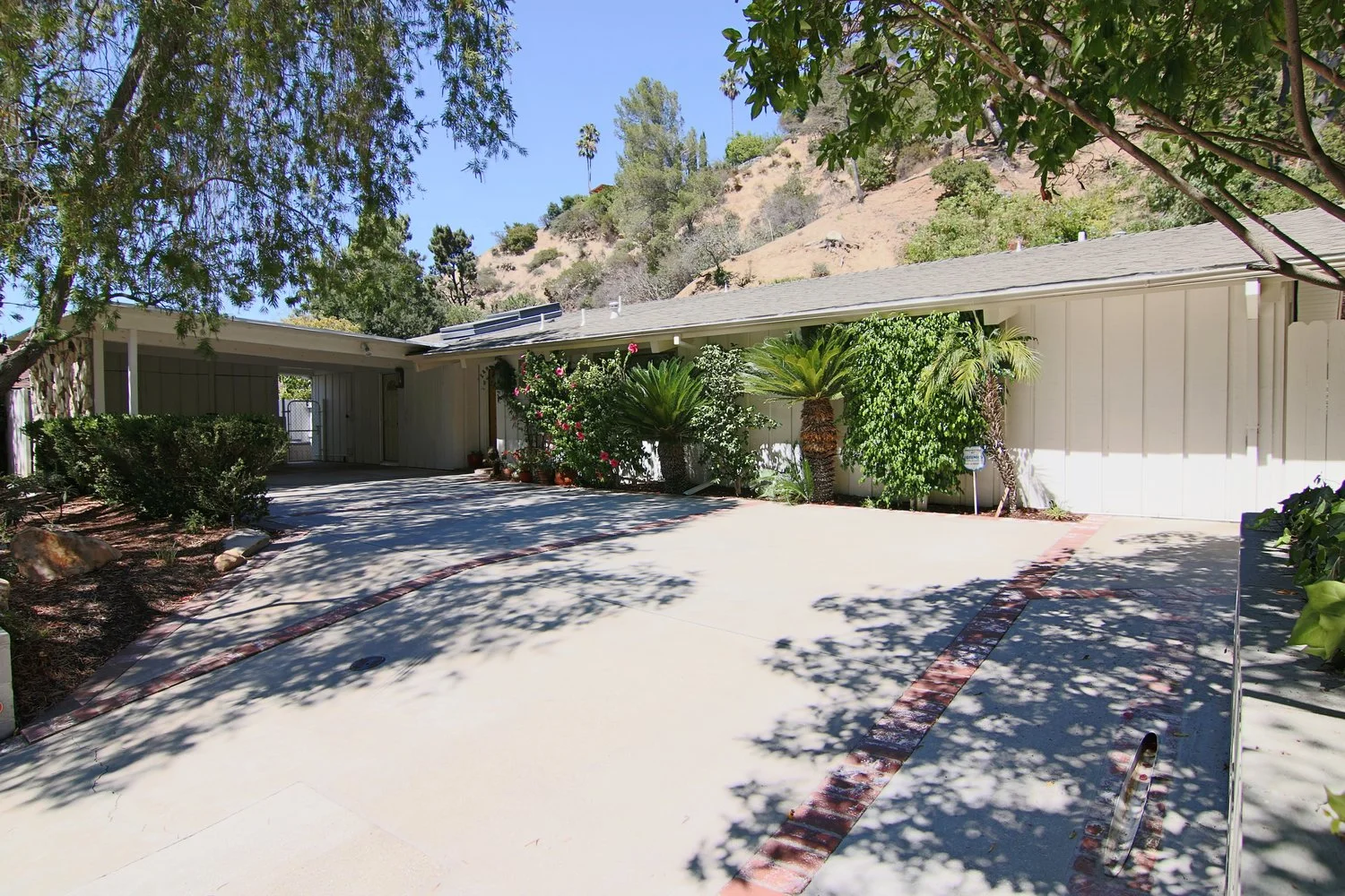 3540 Woodcliff Rd | Sherman Oaks