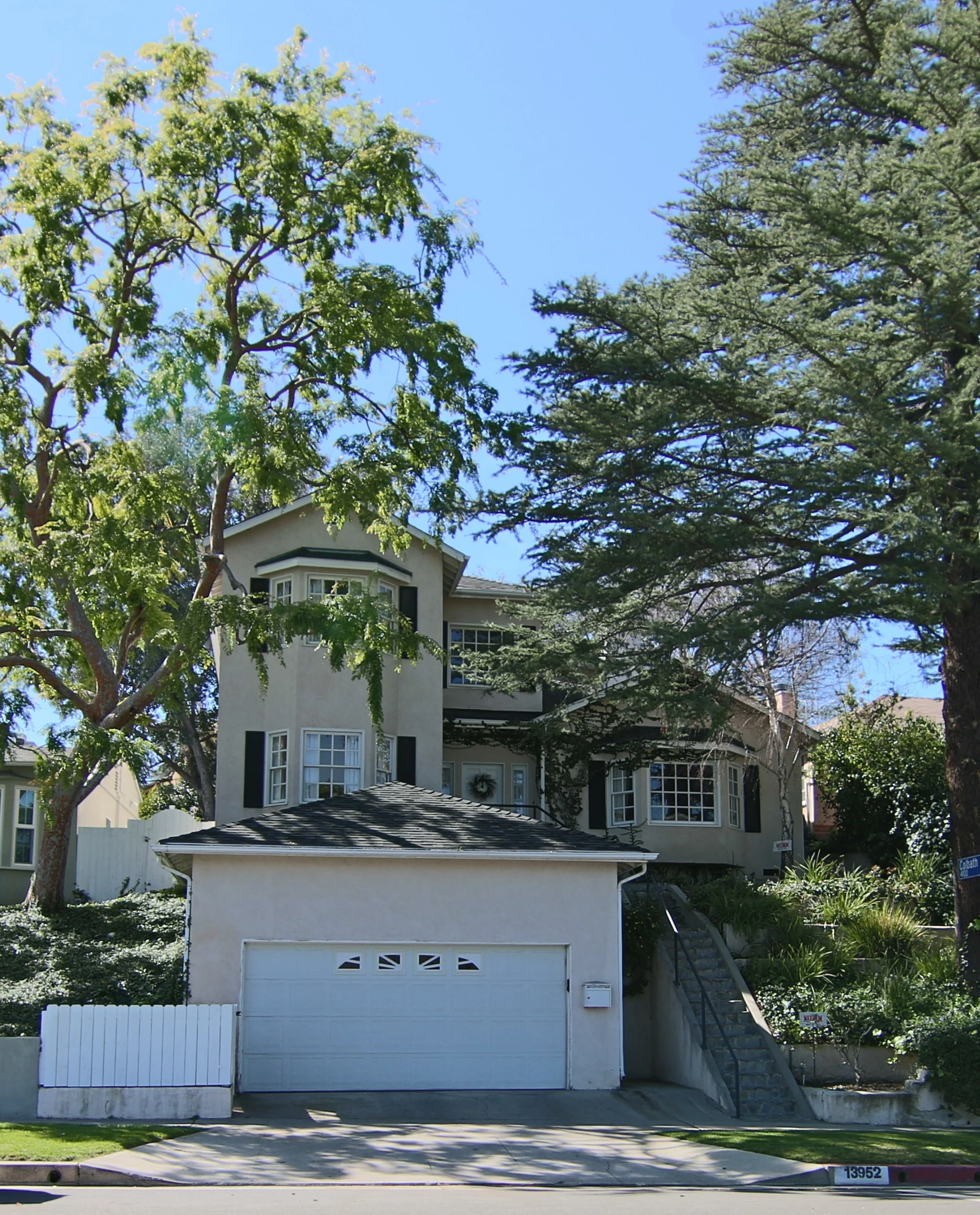 sherman oaks storage on 13952 Davana Terrace Sherman Oaks Matt Epstein