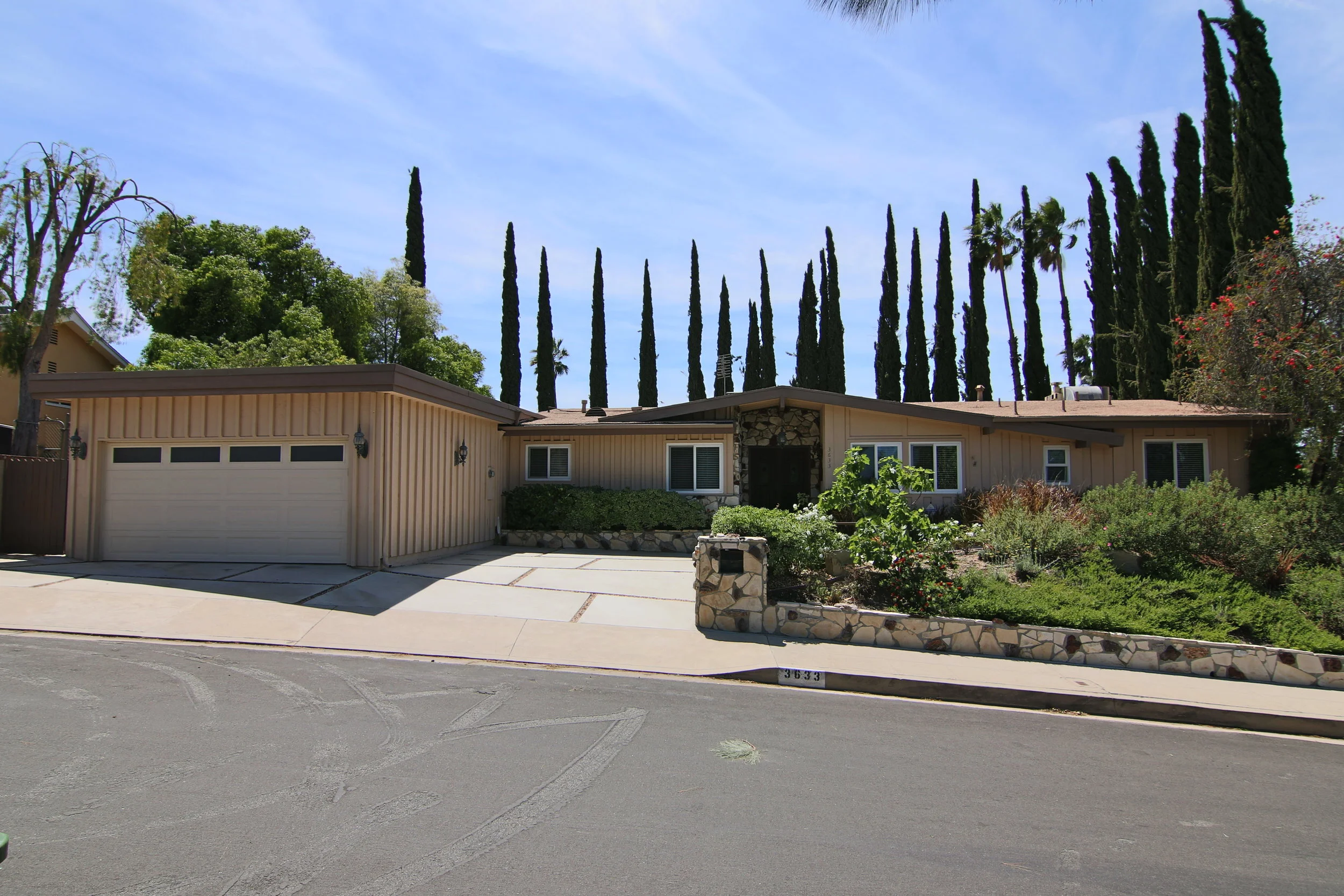 3633 Crownridge Dr | Sherman Oaks
