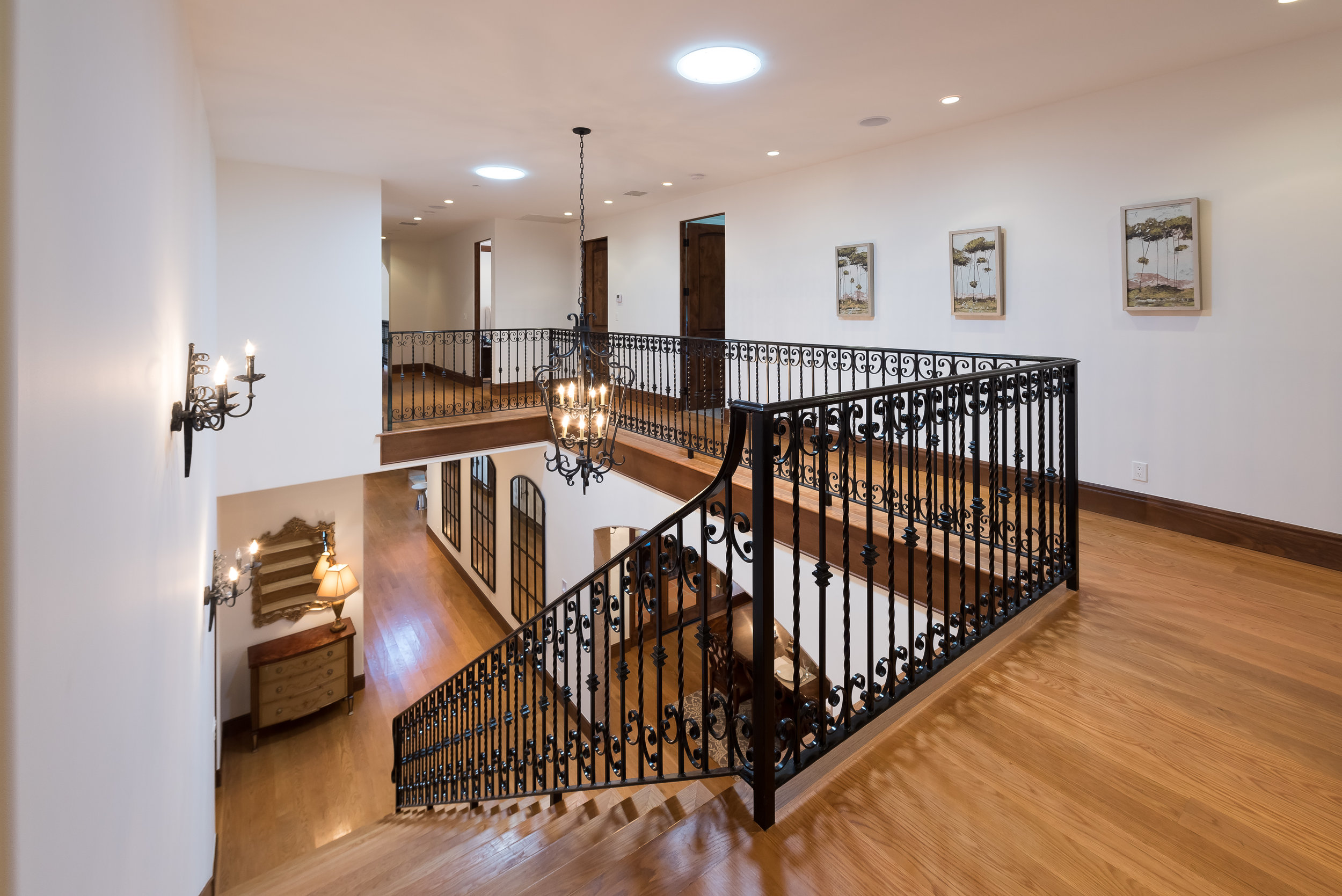 47 Upstairs Landing.jpg