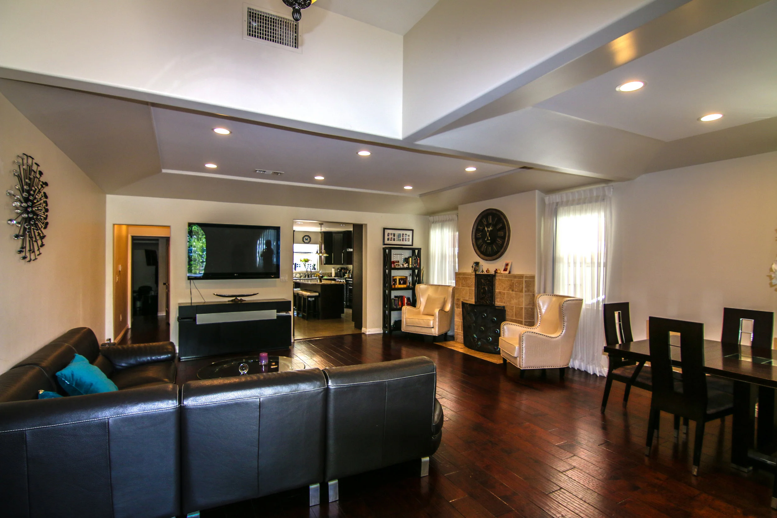 Living Room 2 (1 of 1).jpg