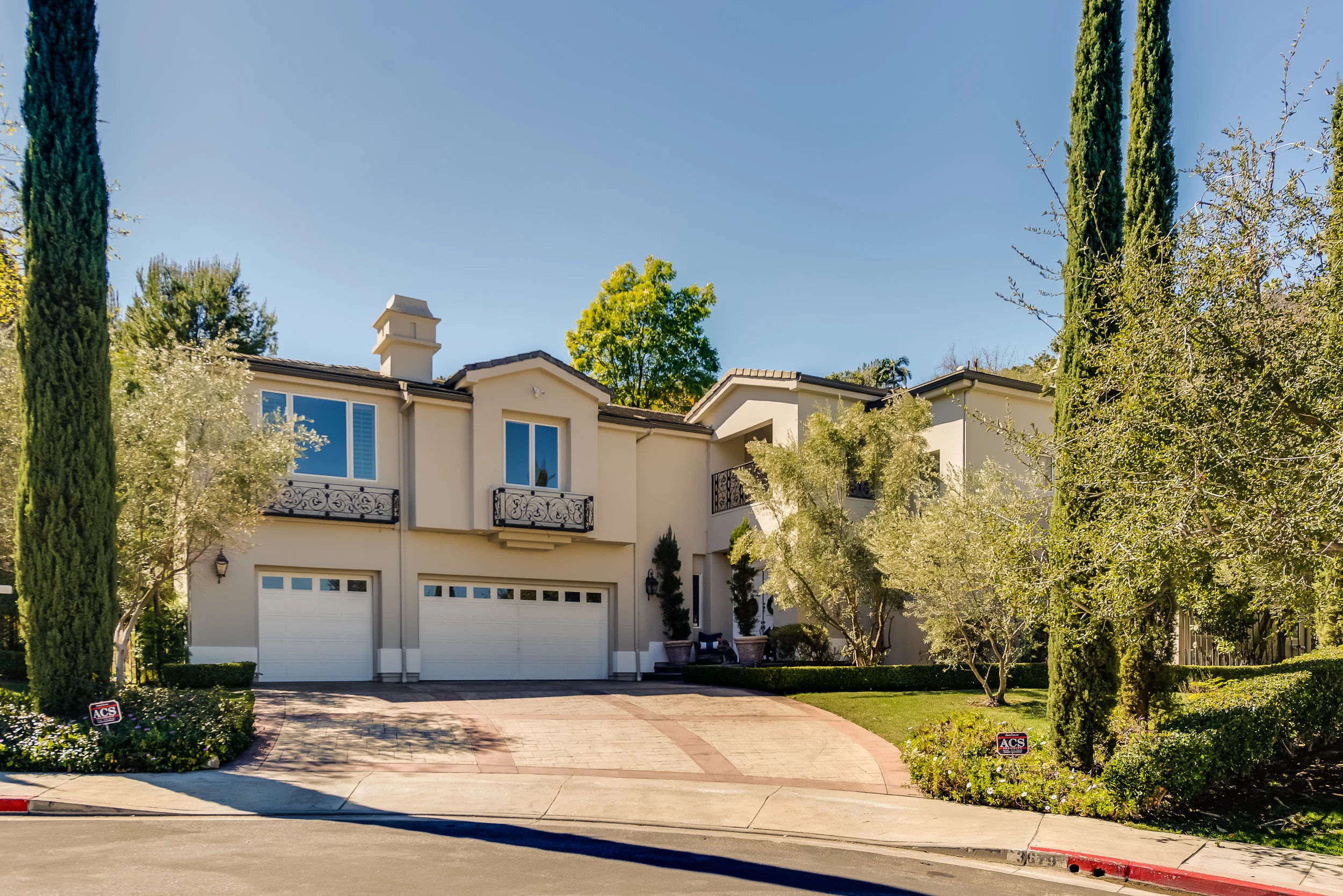 3679 Benedict Canyon Ln | Sherman Oaks