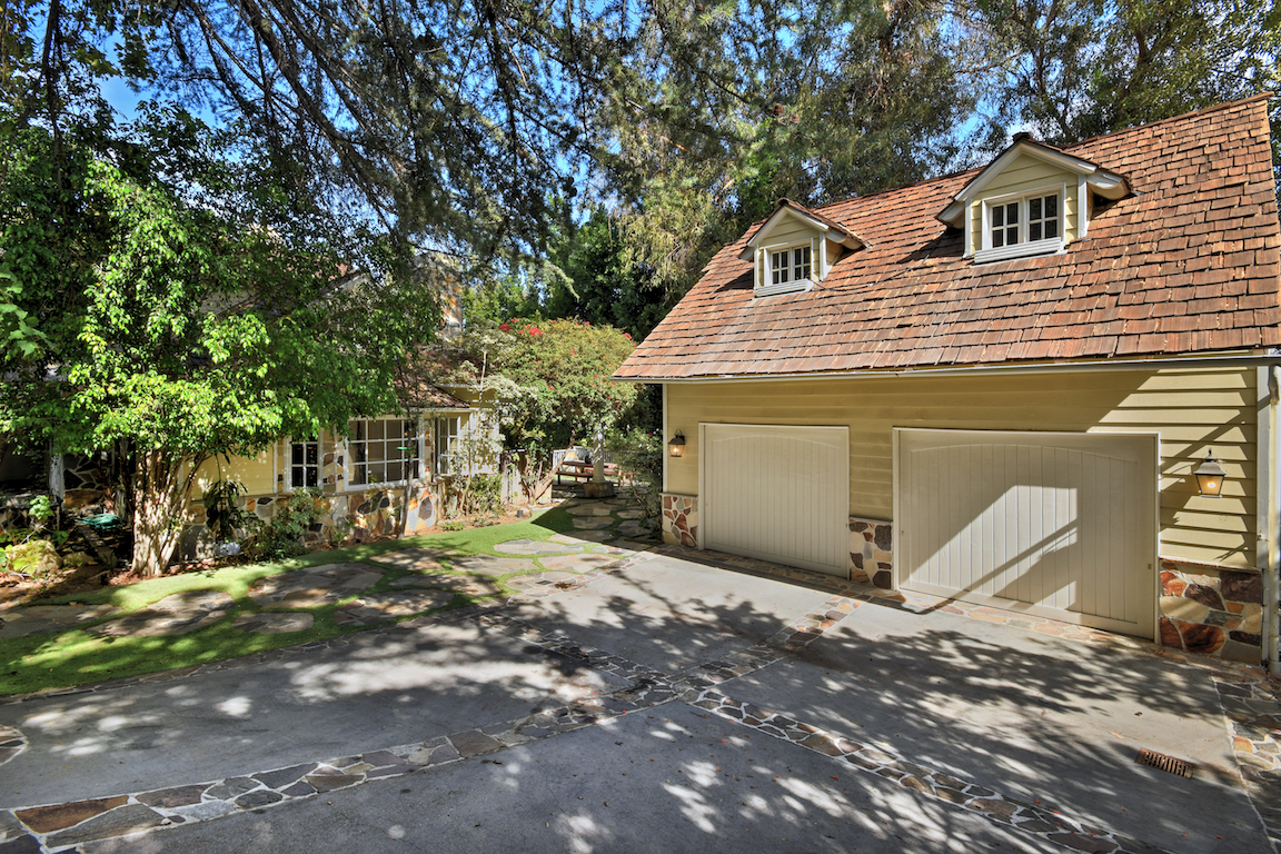 12985GalewoodMLS003.jpg