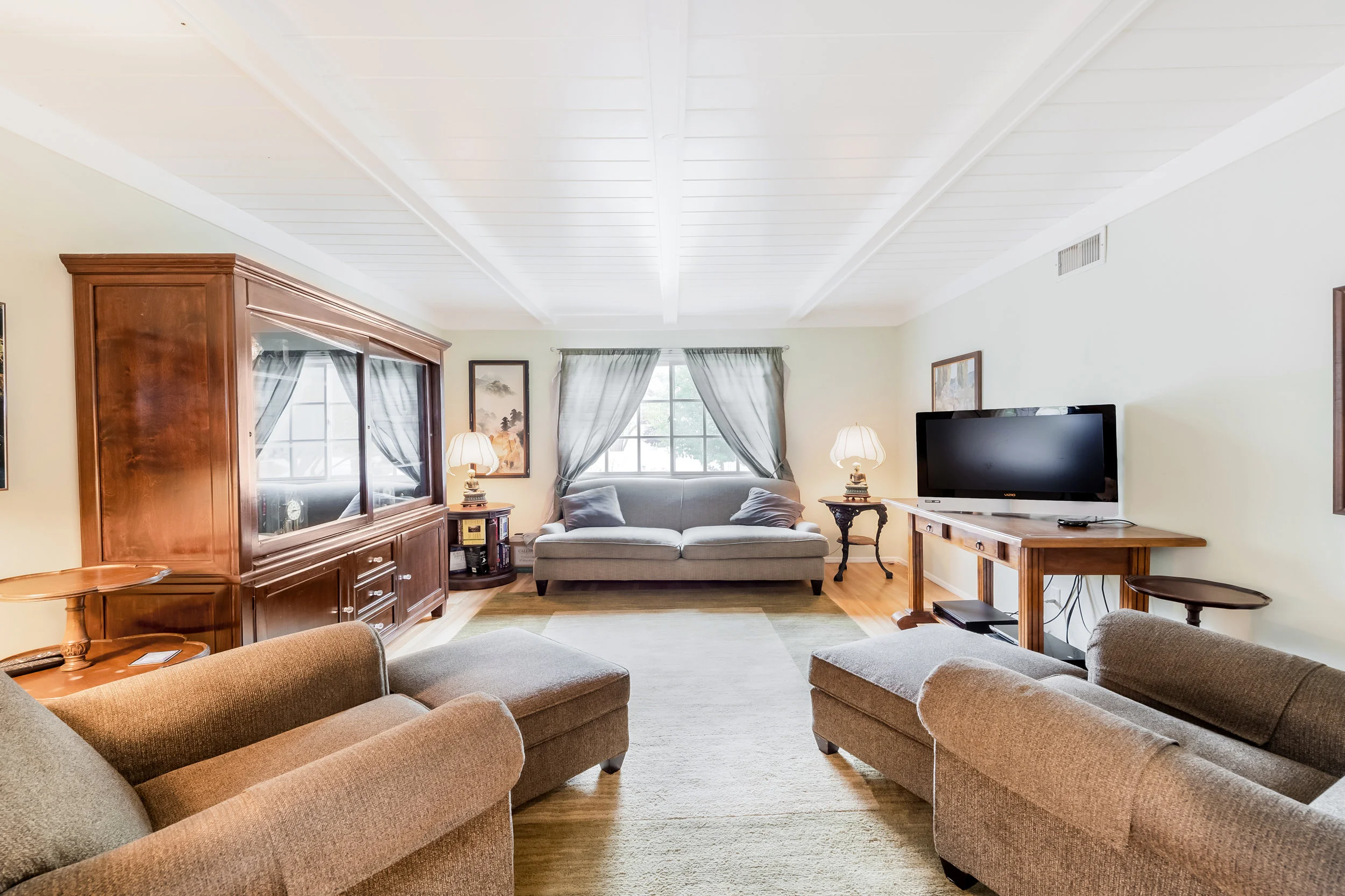 30 Family Room.jpg