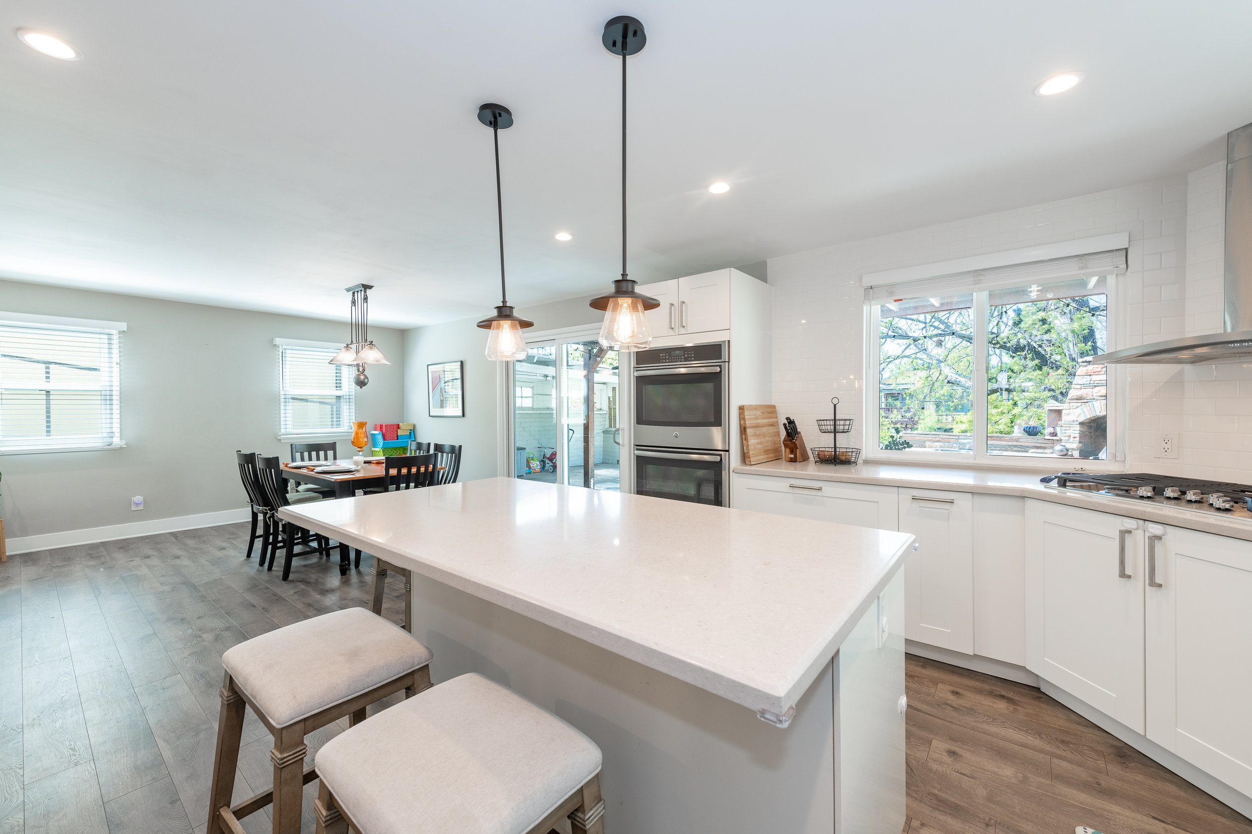27 1317 N Benton Way.jpg