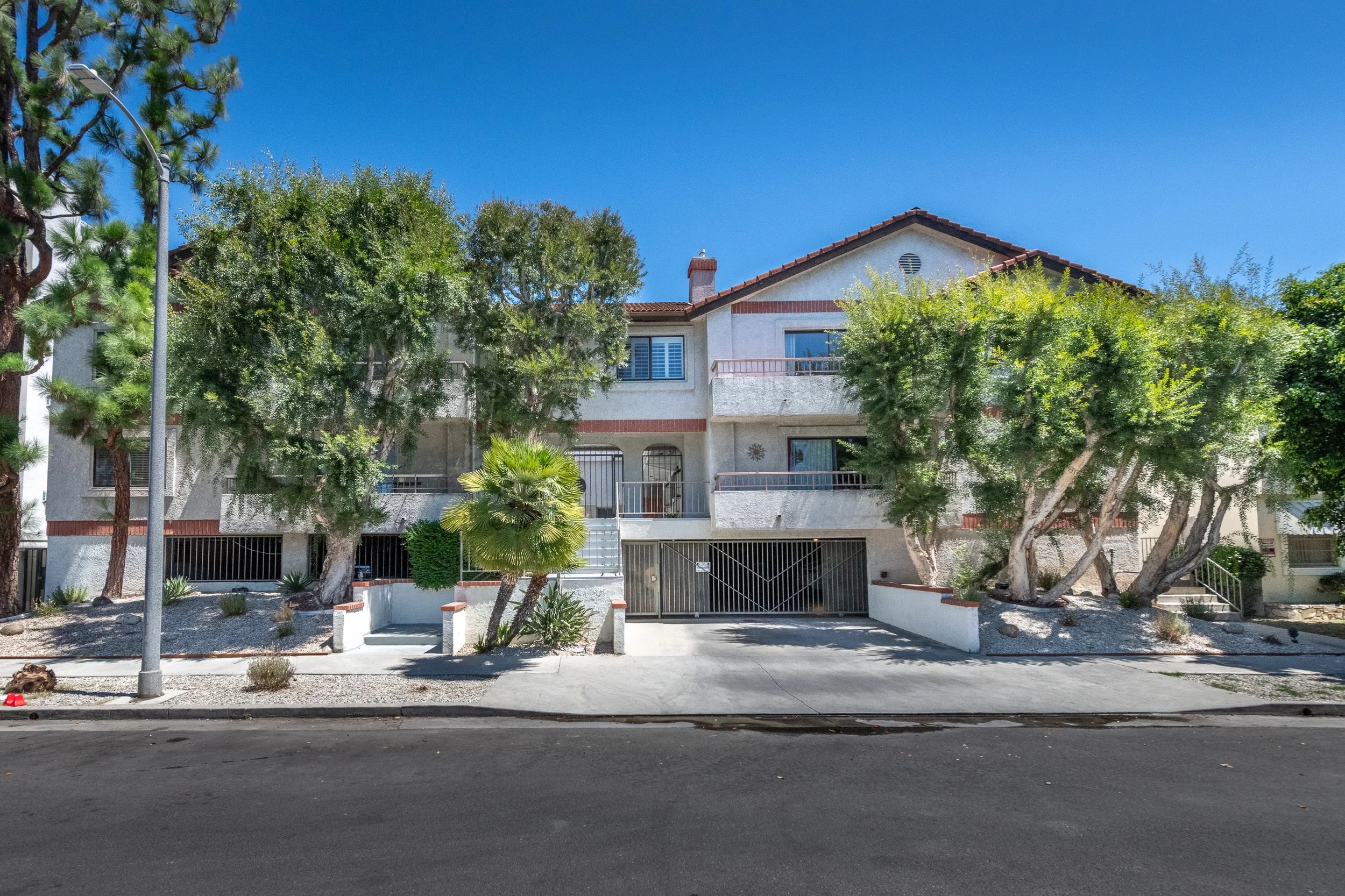1 4370 Troost Ave #201.jpg