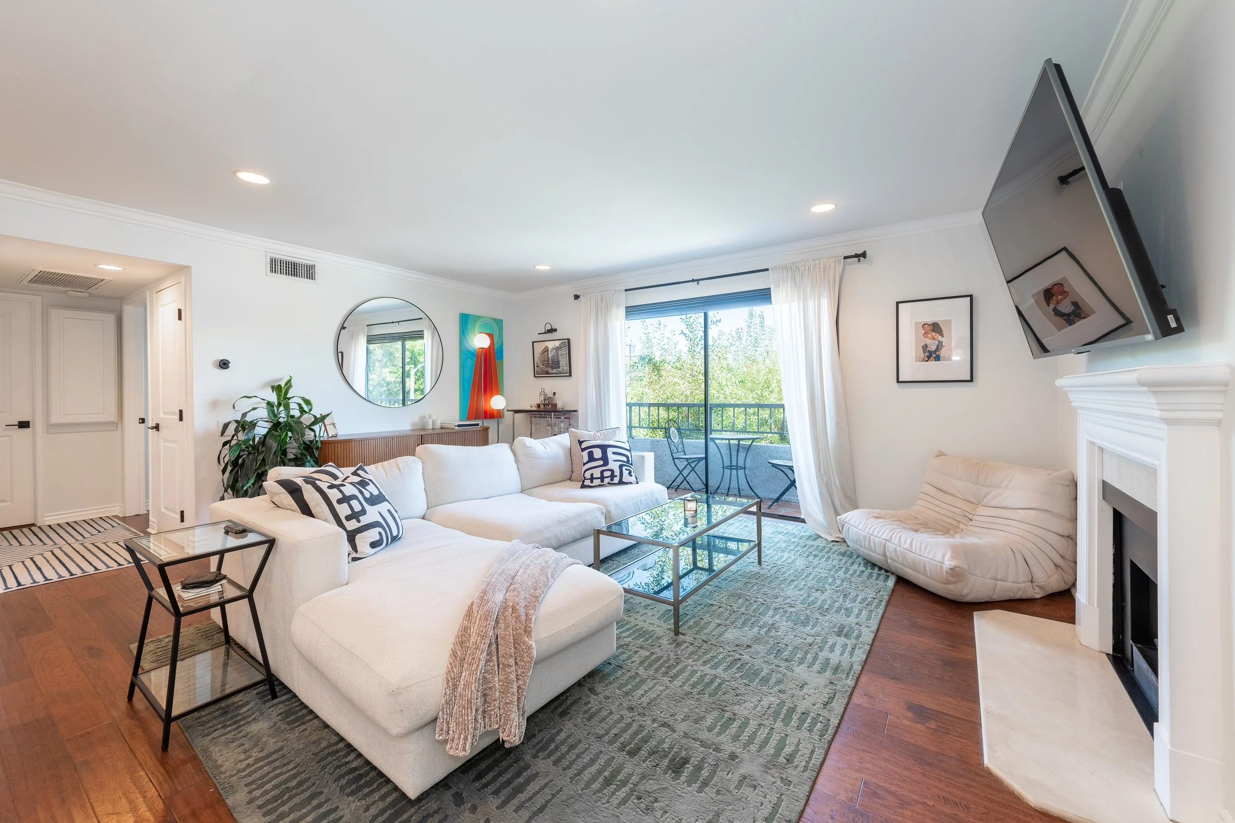 5 4370 Troost Ave #201.jpg