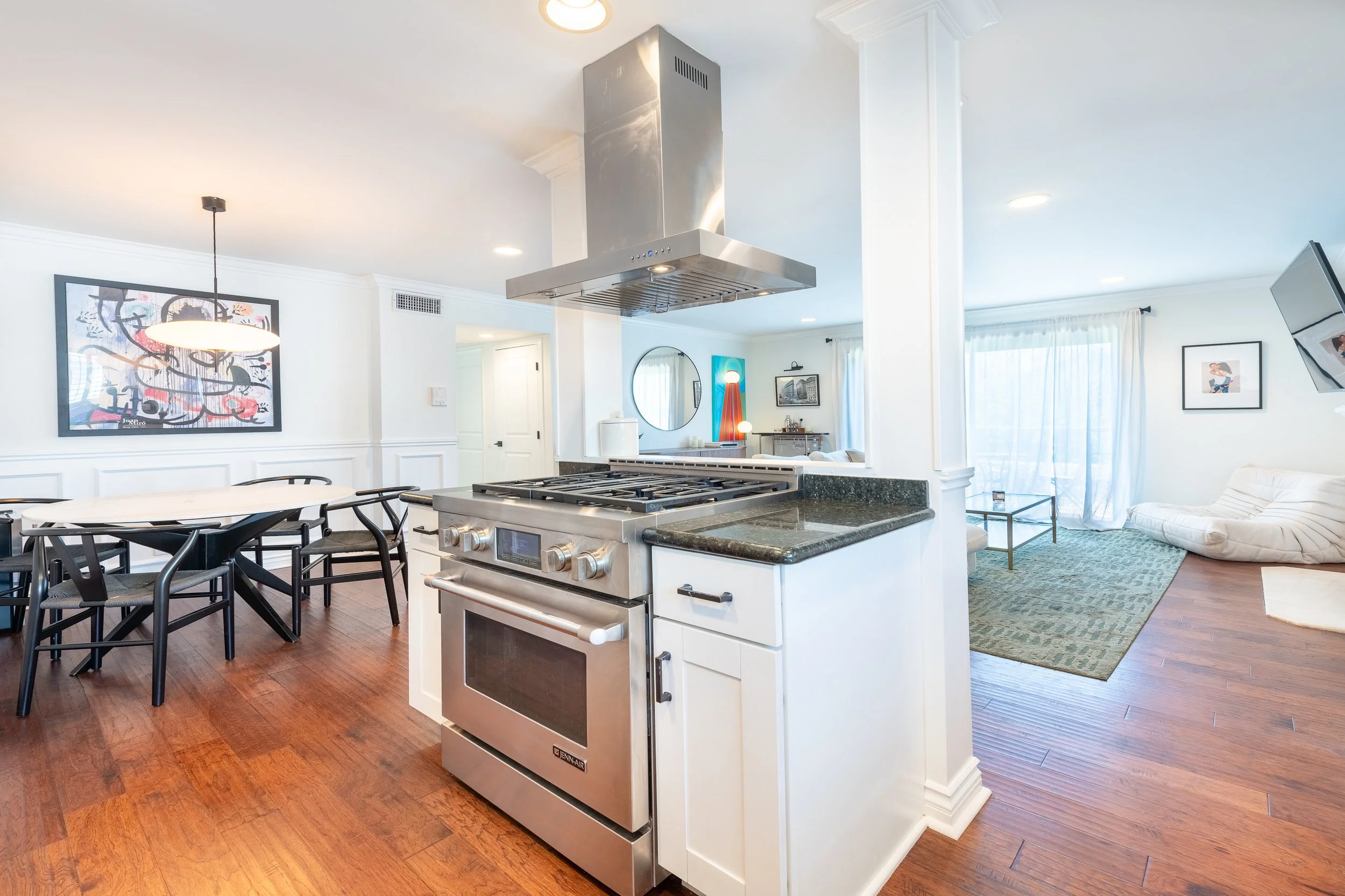 15 4370 Troost Ave #201.jpg