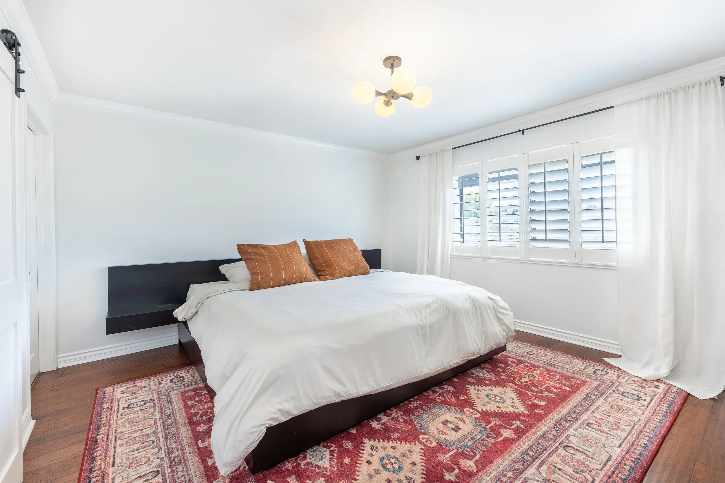 21 4370 Troost Ave #201.jpg