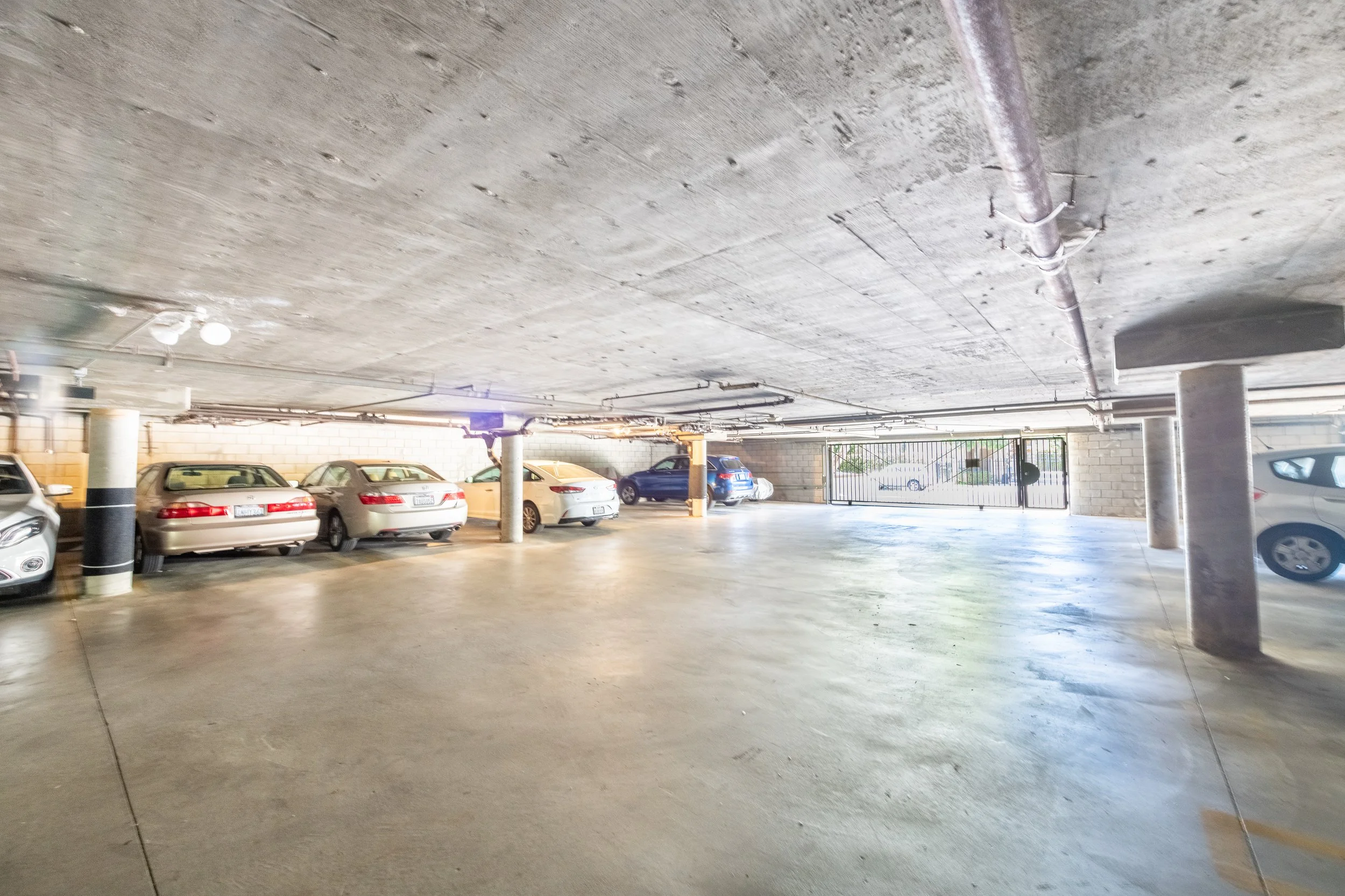 26 4370 Troost Ave #201.jpg