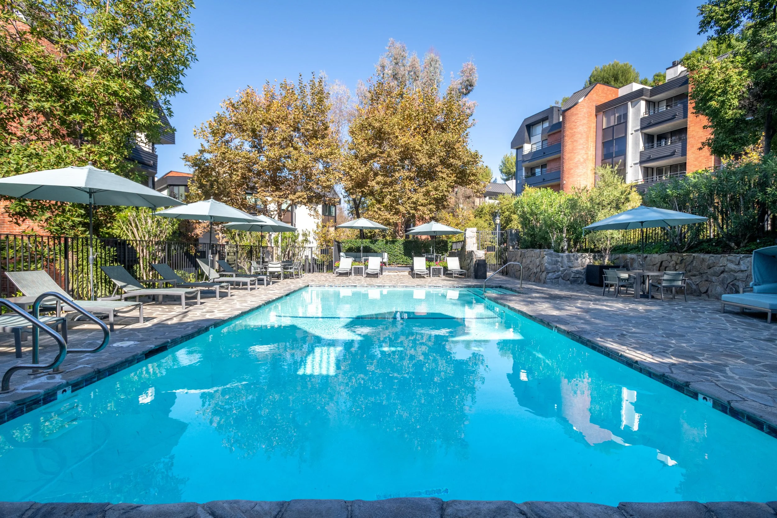 48    4774 Park Encino Ln #206.jpg