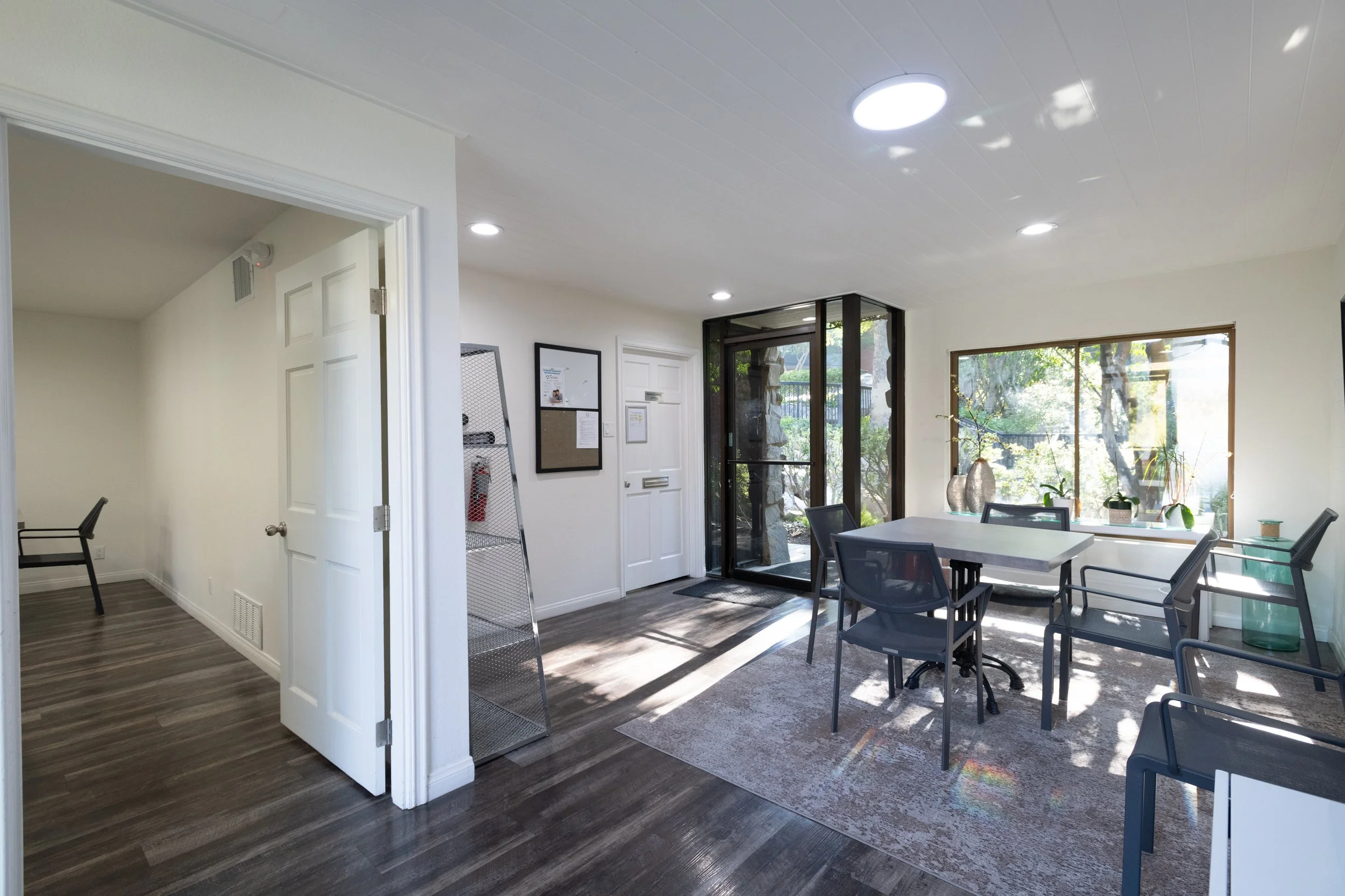 51    4774 Park Encino Ln #206.jpg