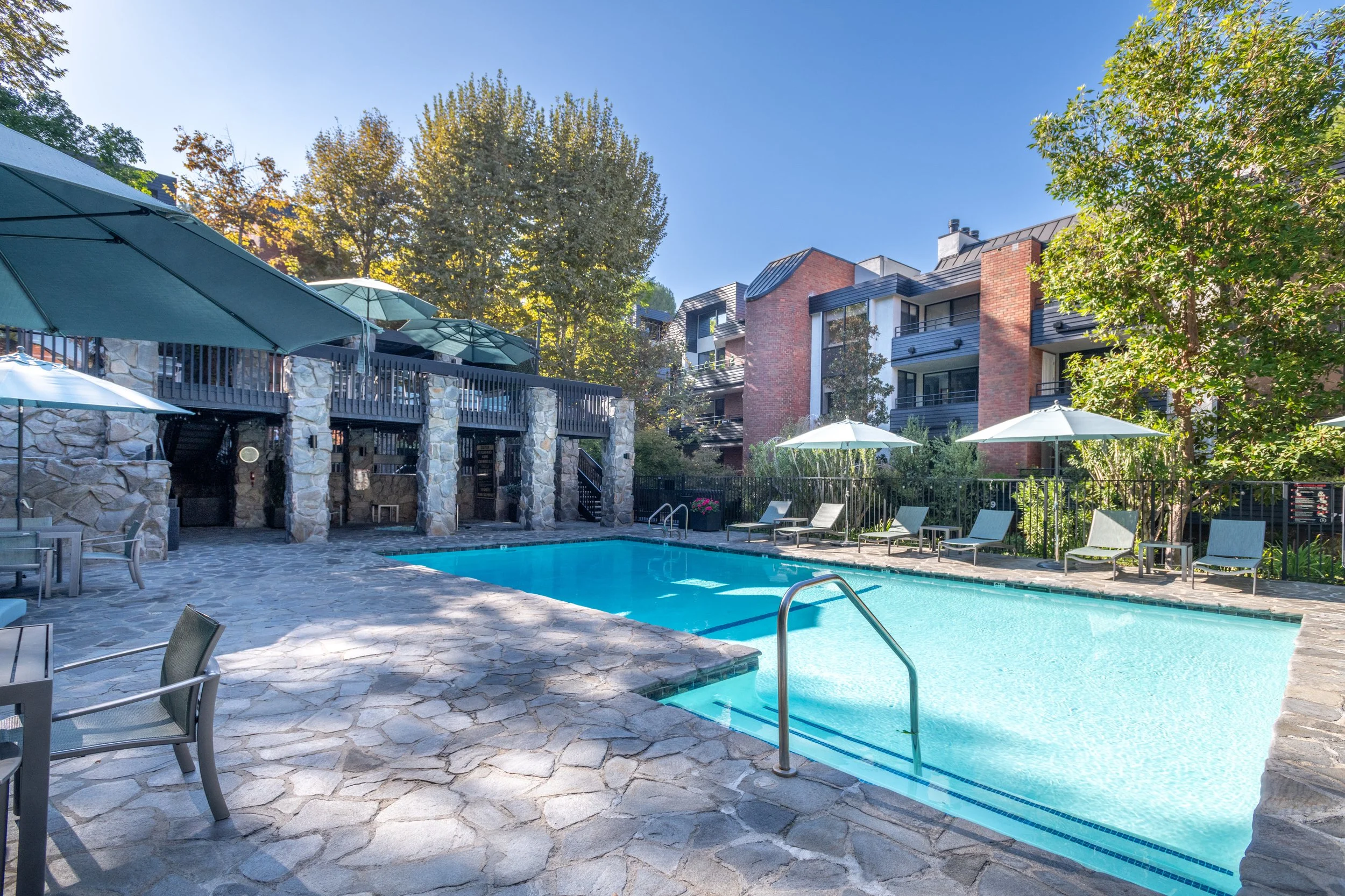 47    4774 Park Encino Ln #206.jpg