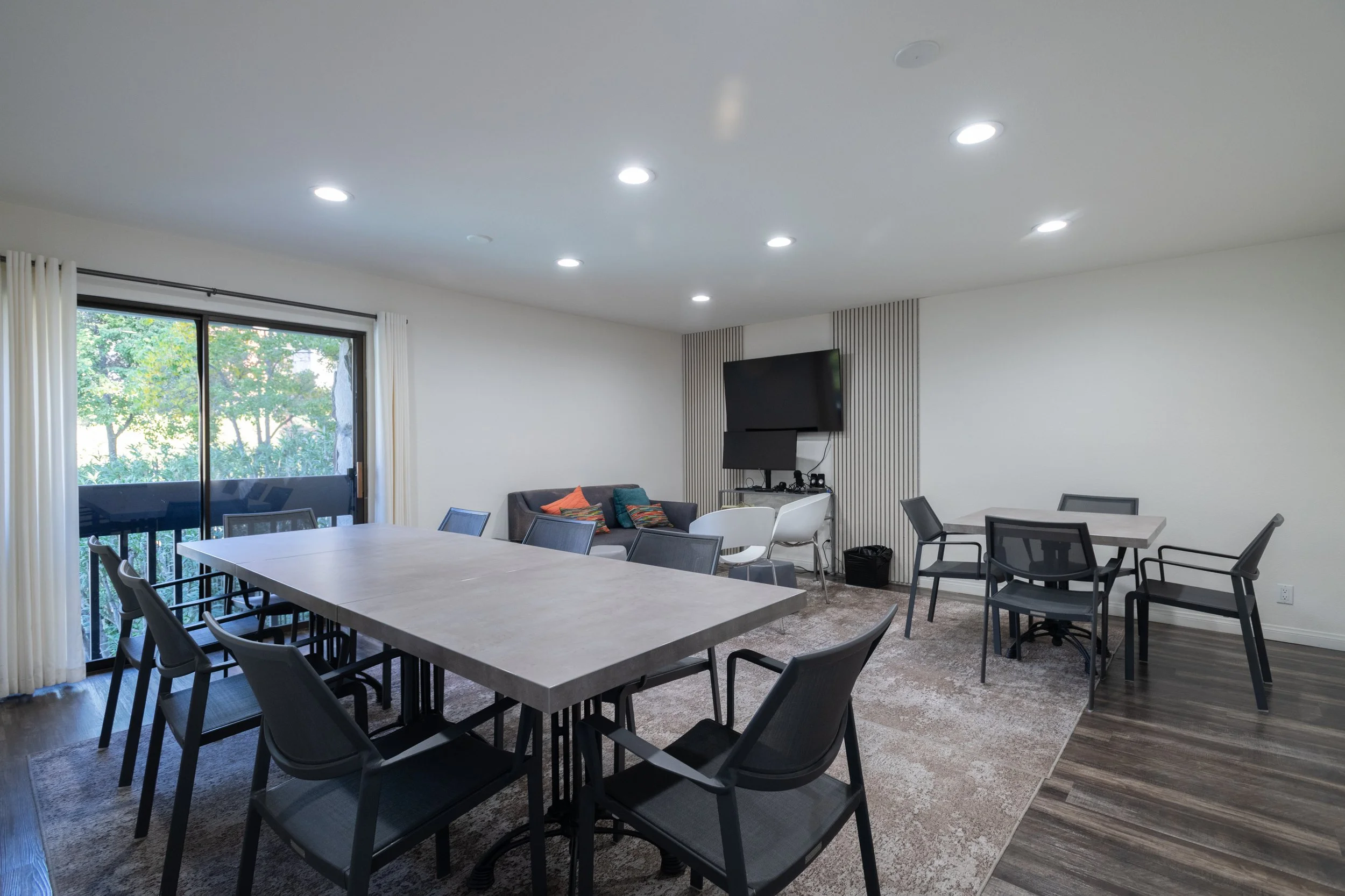 50    4774 Park Encino Ln #206.jpg