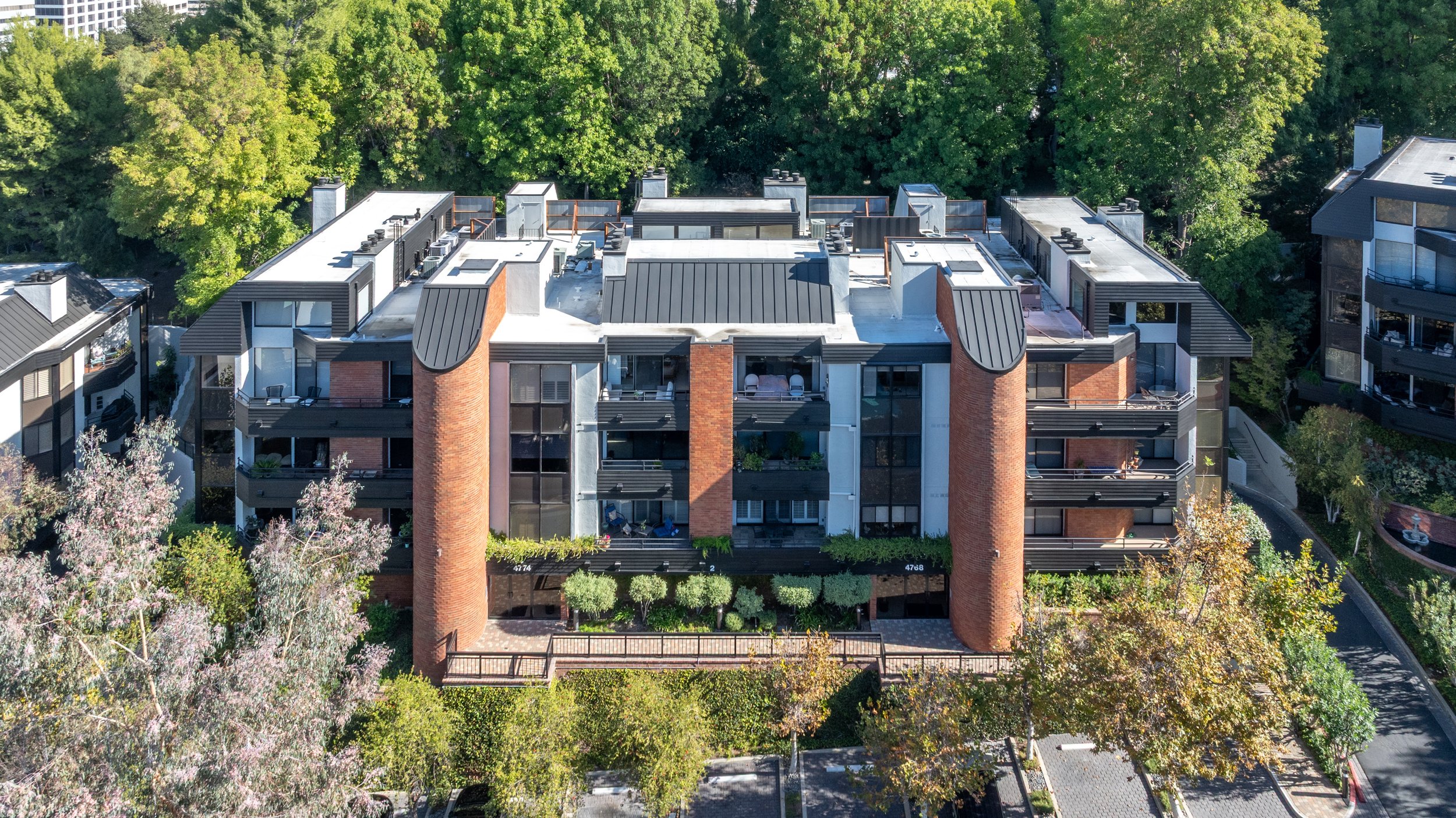 8    4774 Park Encino Ln #206.jpg