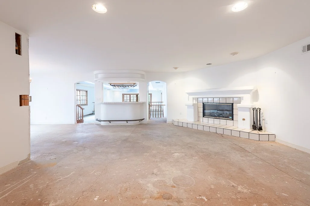 11    20019 Ingomar St.jpg