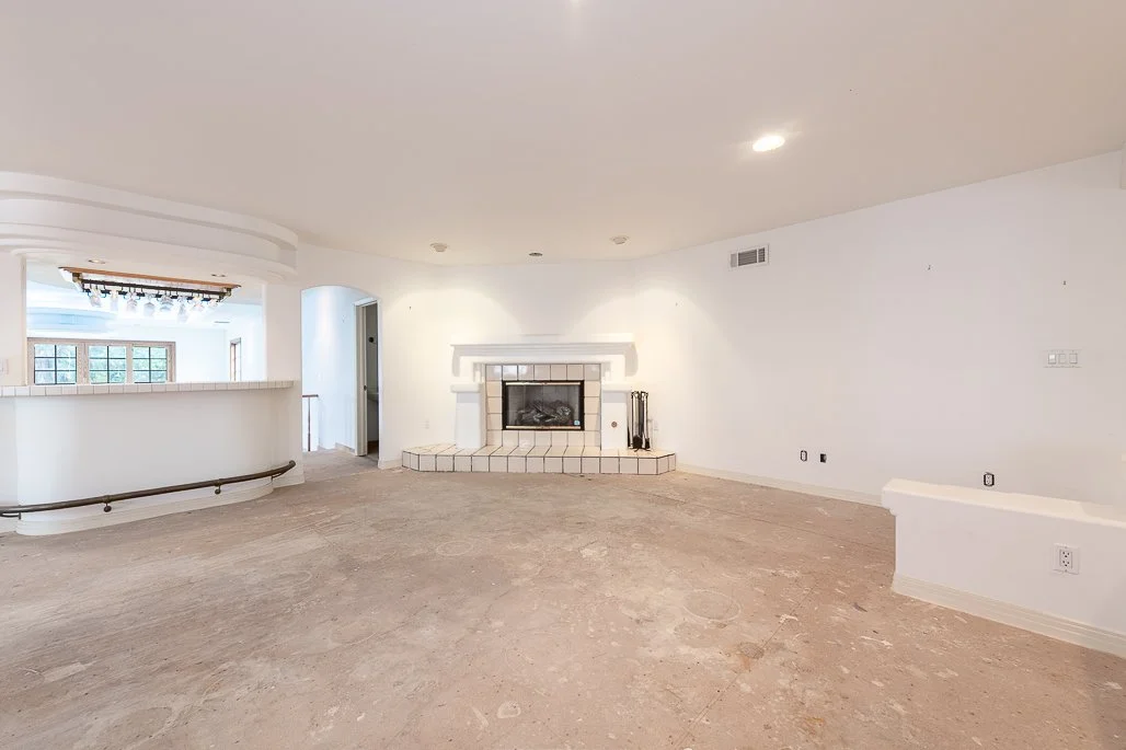 12    20019 Ingomar St.jpg