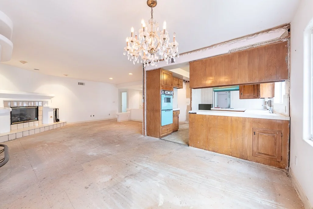 13    20019 Ingomar St.jpg