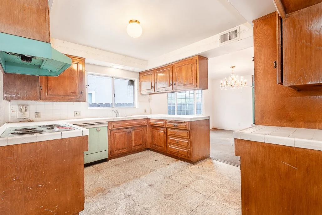 15    20019 Ingomar St.jpg