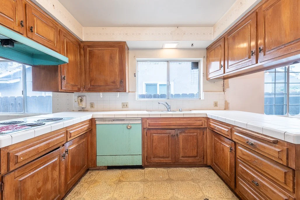 16    20019 Ingomar St.jpg