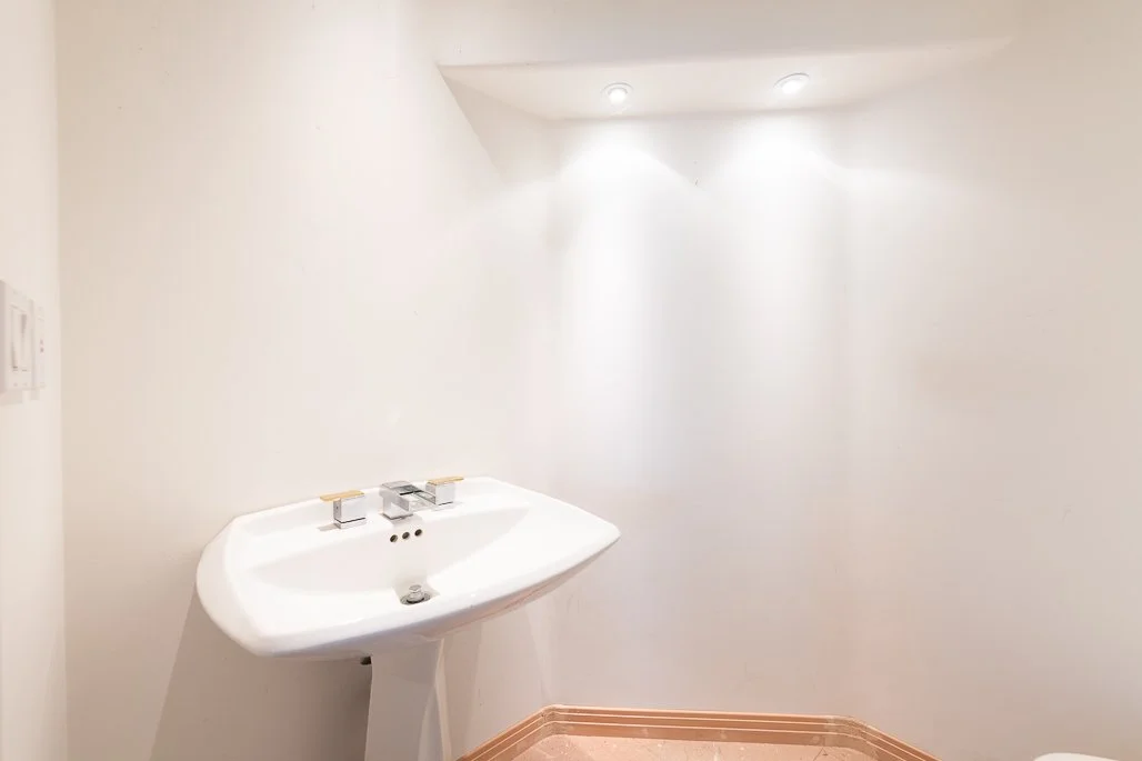 21    20019 Ingomar St.jpg