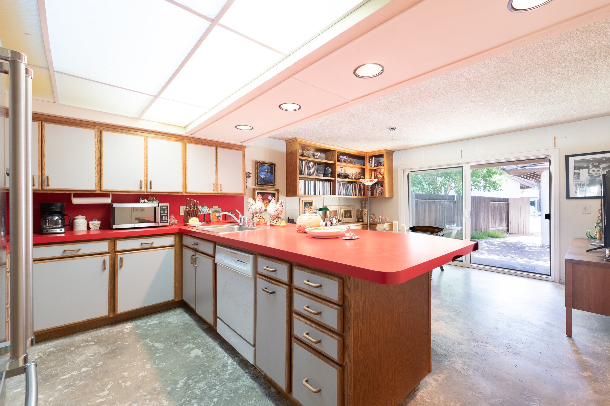 11    1104 Glenbridge Cr.jpg