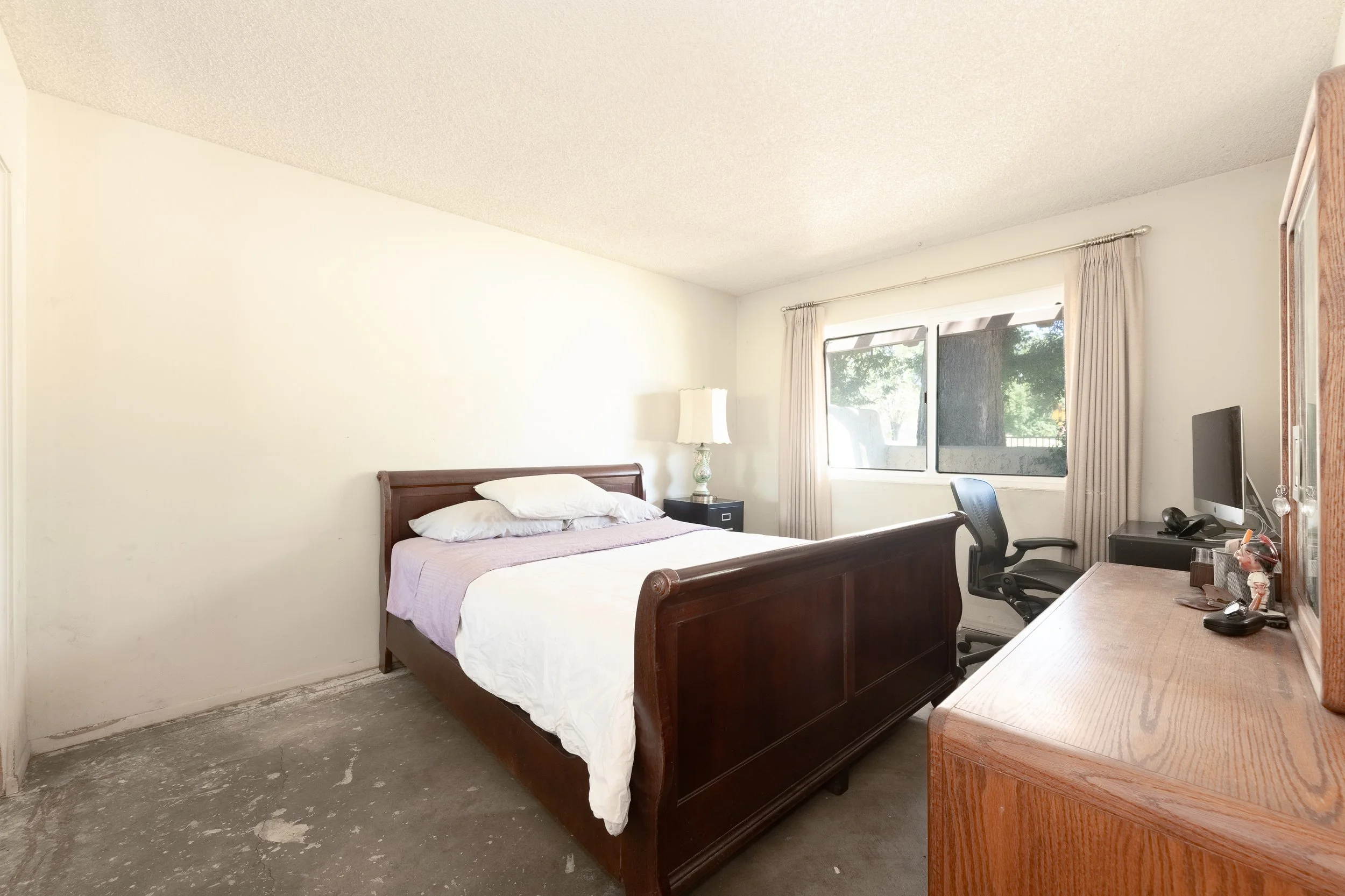 22    1104 Glenbridge Cr.jpg