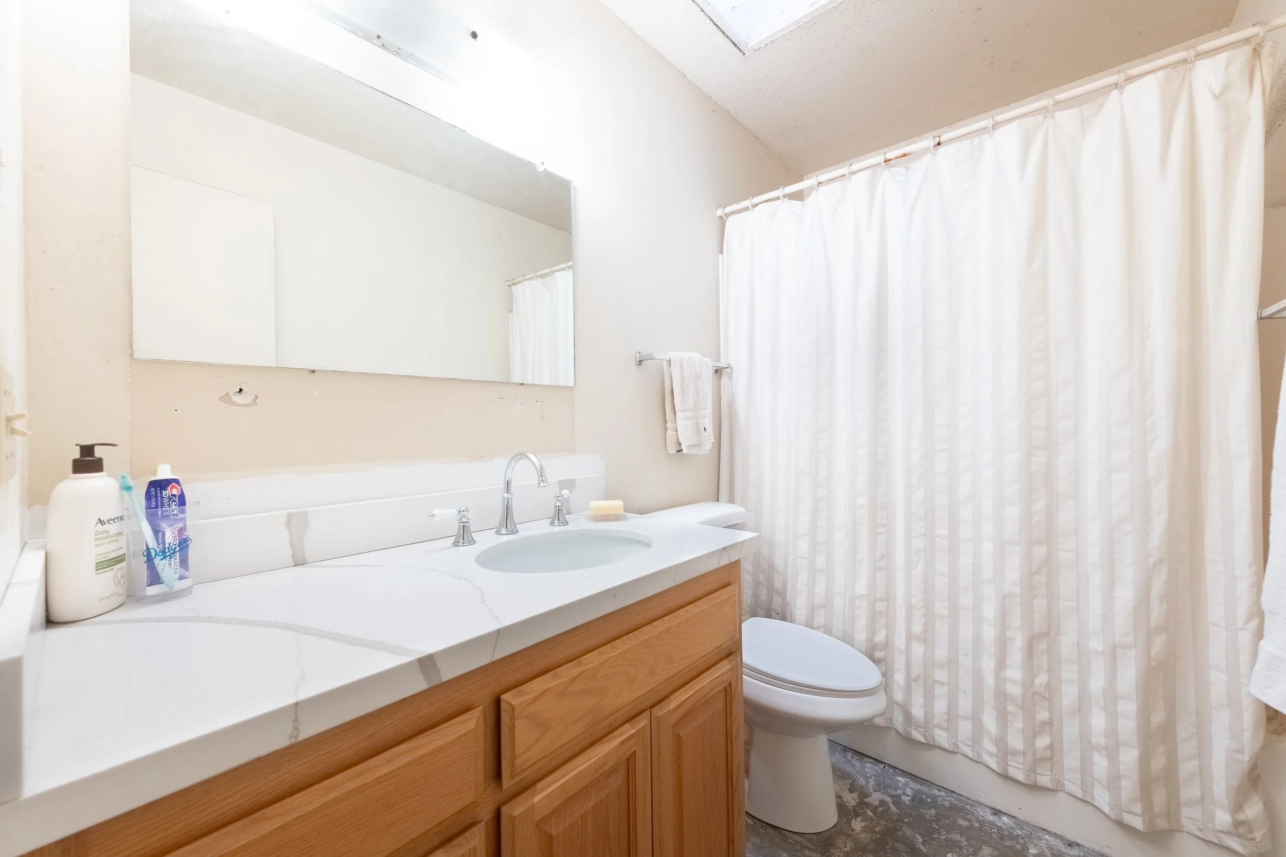 23    1104 Glenbridge Cr.jpg