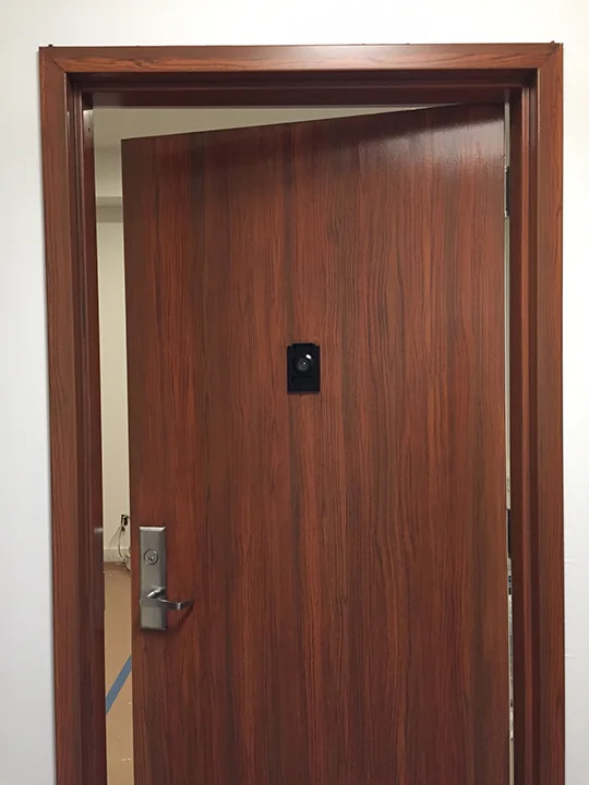 faux_bois_metaldoor_detail.jpg