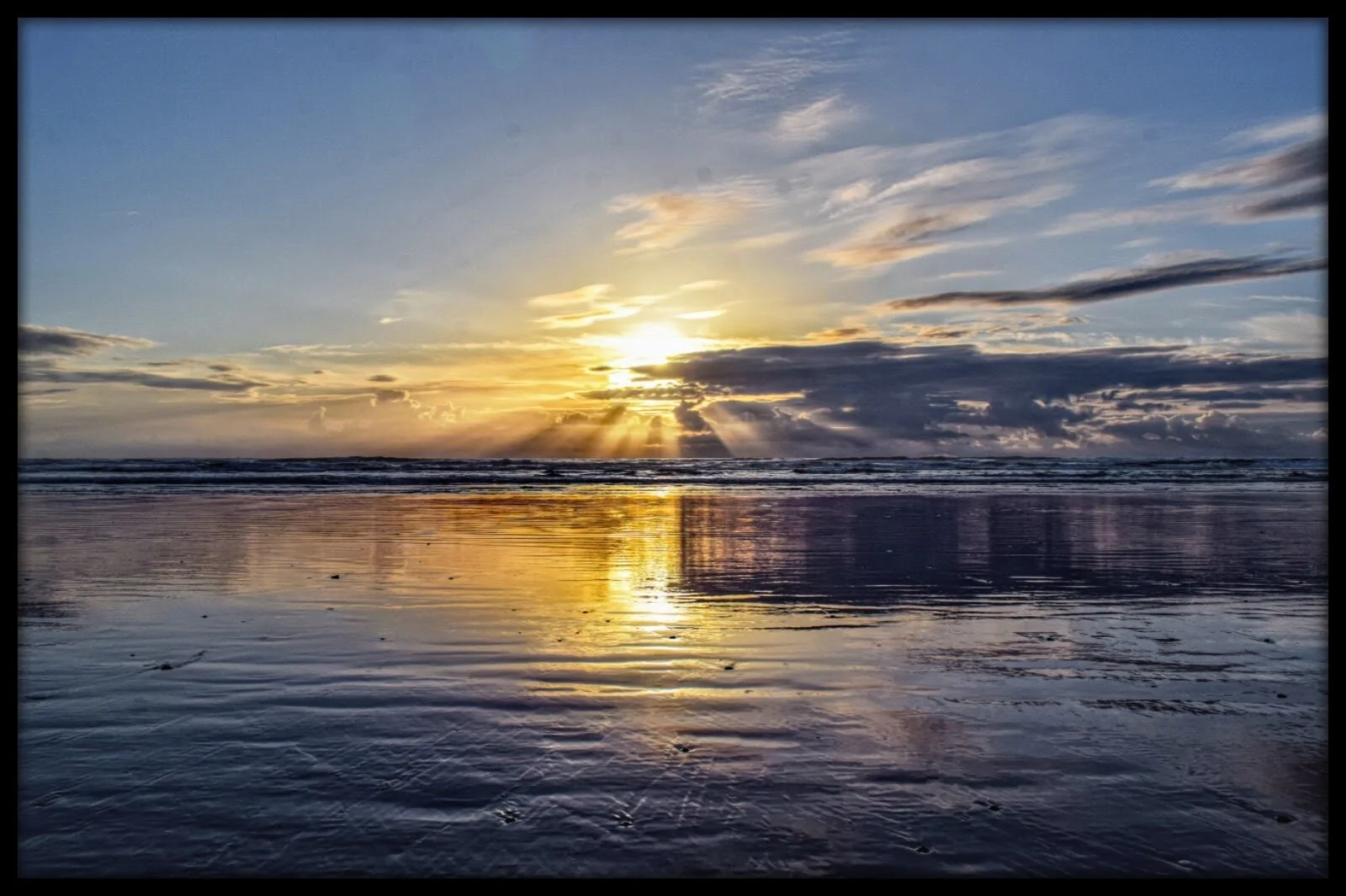  “Dramatic Lighting”  Photo displayed at Kontrast Galleri in Stockholm, Sweden.  Exhibition dates: March 11-14, 2021 