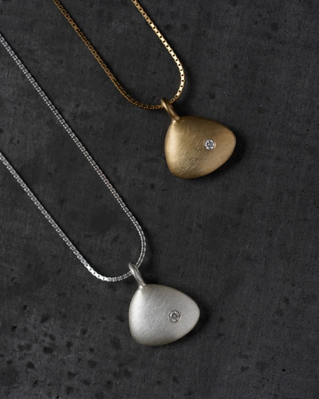 DIAMOND PEBBLE PENDANT NO.2