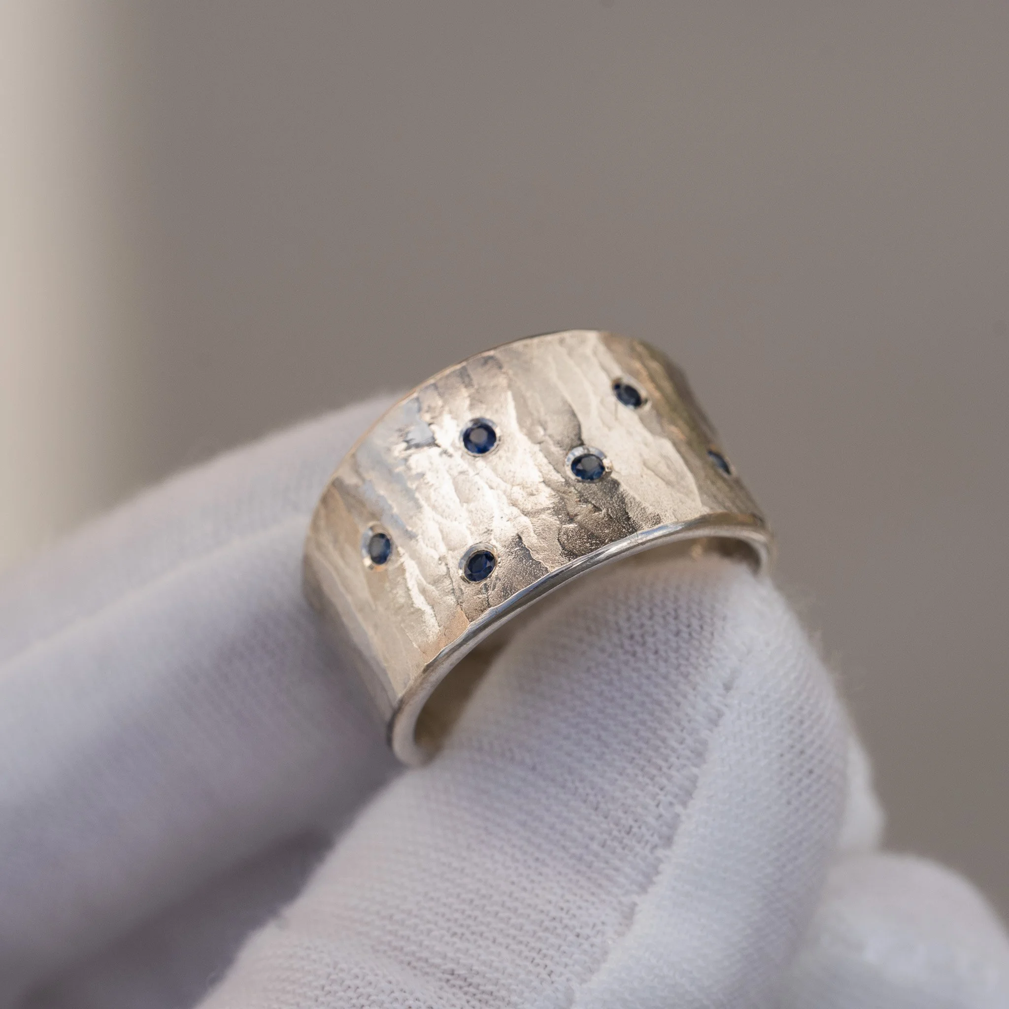 STATEMENT DUNKELD RING (WITH SAPPHIRES)