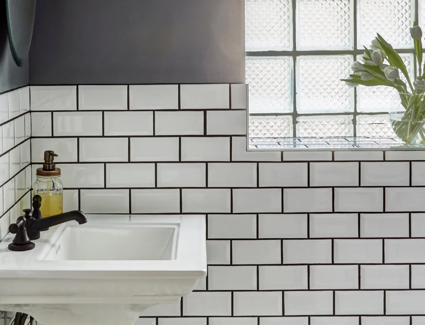 Unpatterned Chicago Powder Room Tile