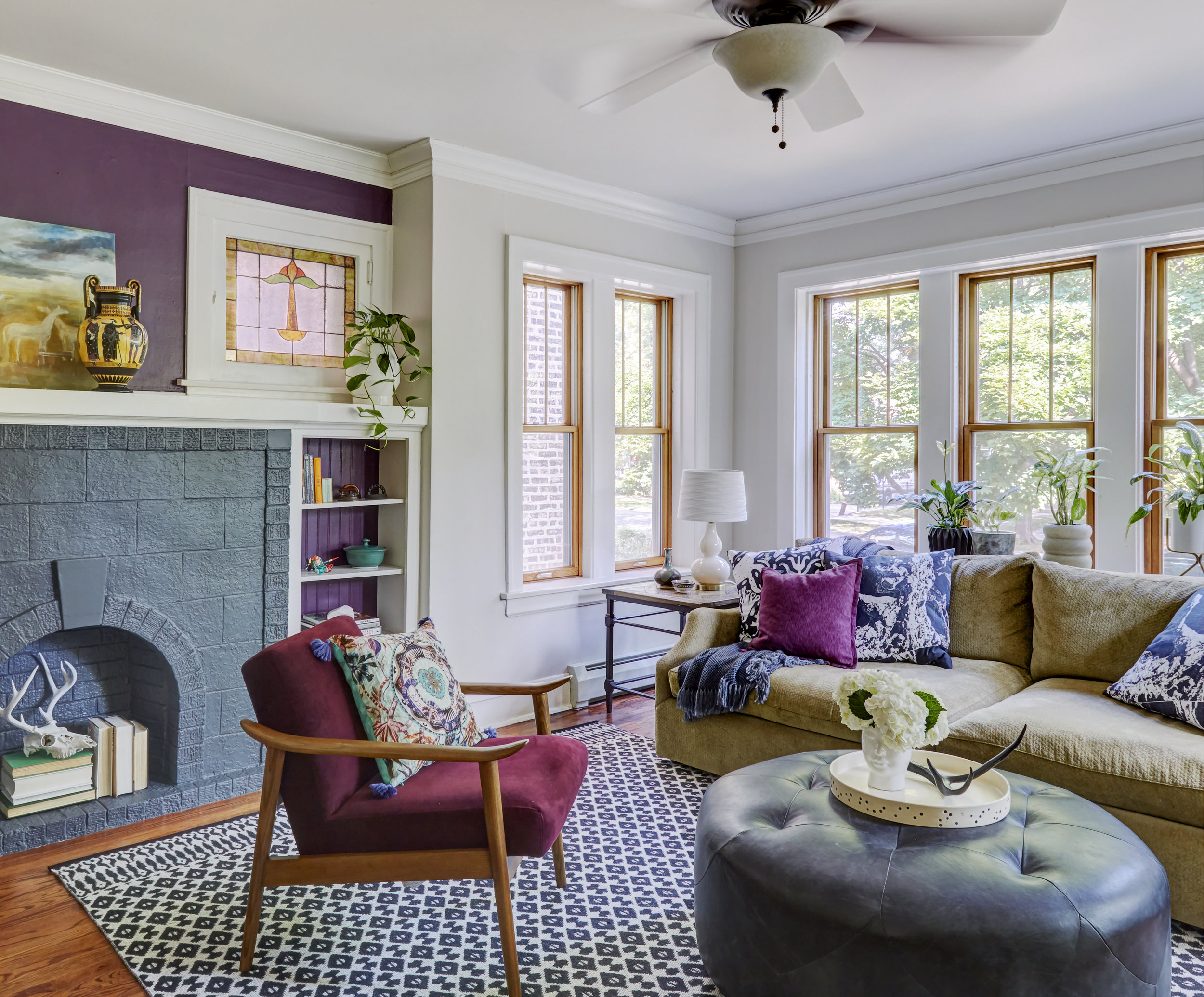 Unpatterned Chicago Interior Decor Living Room