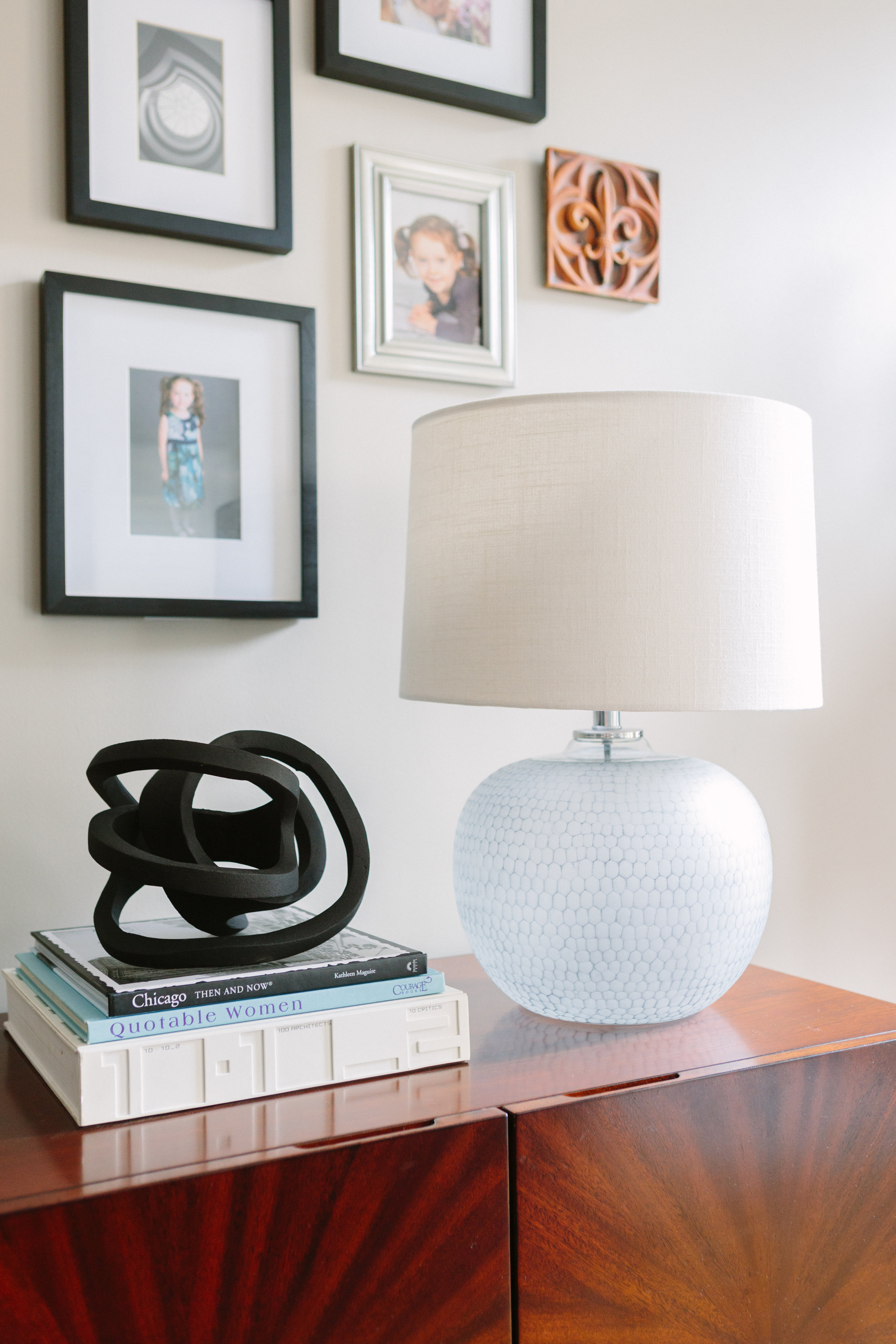 Unpatterned Chicago Home Styling