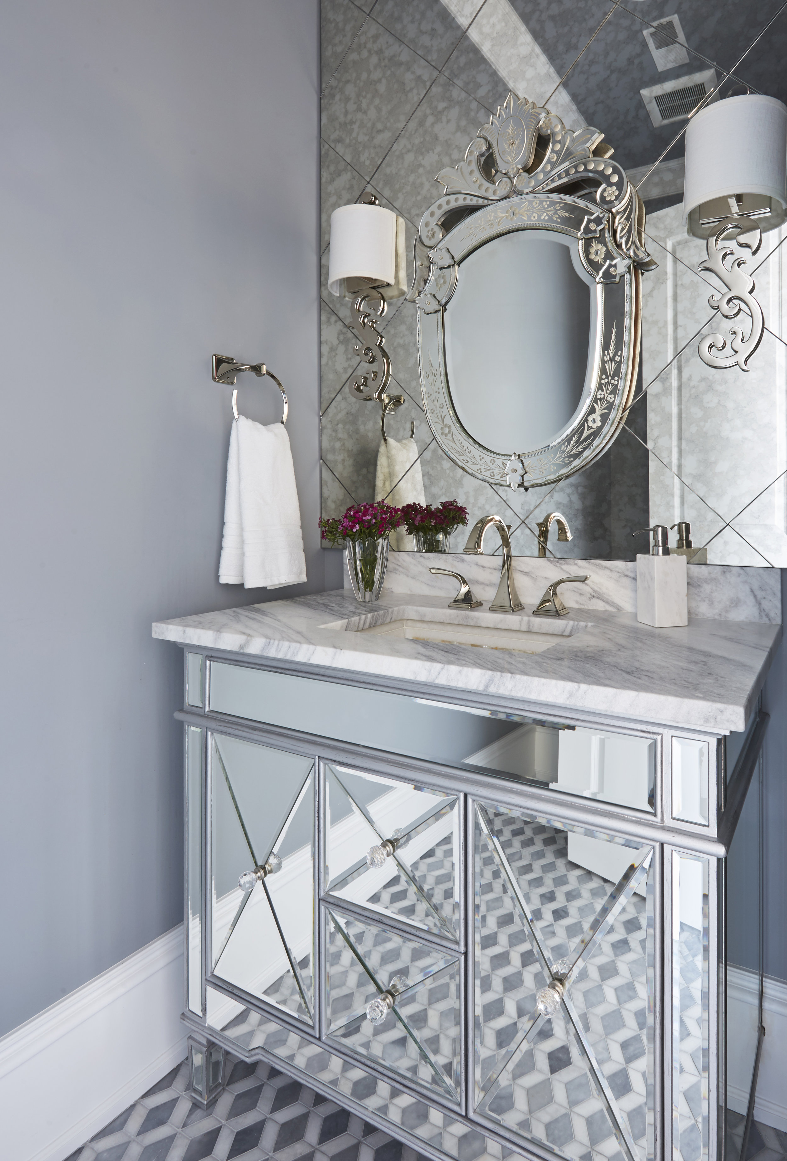 Unpatterned Chicago New Build Powder Room