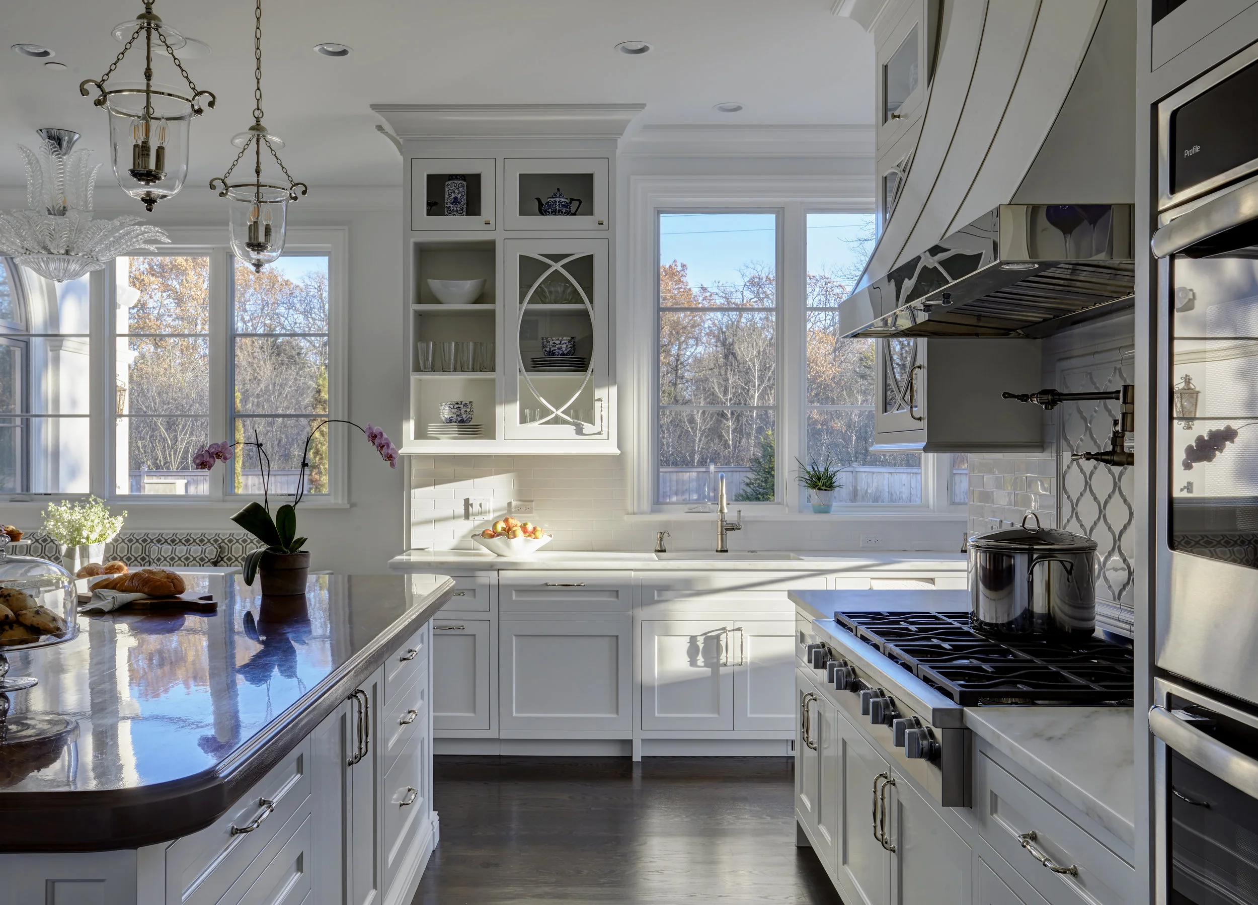 Unpatterned Chicago New Build Bright Kitchen